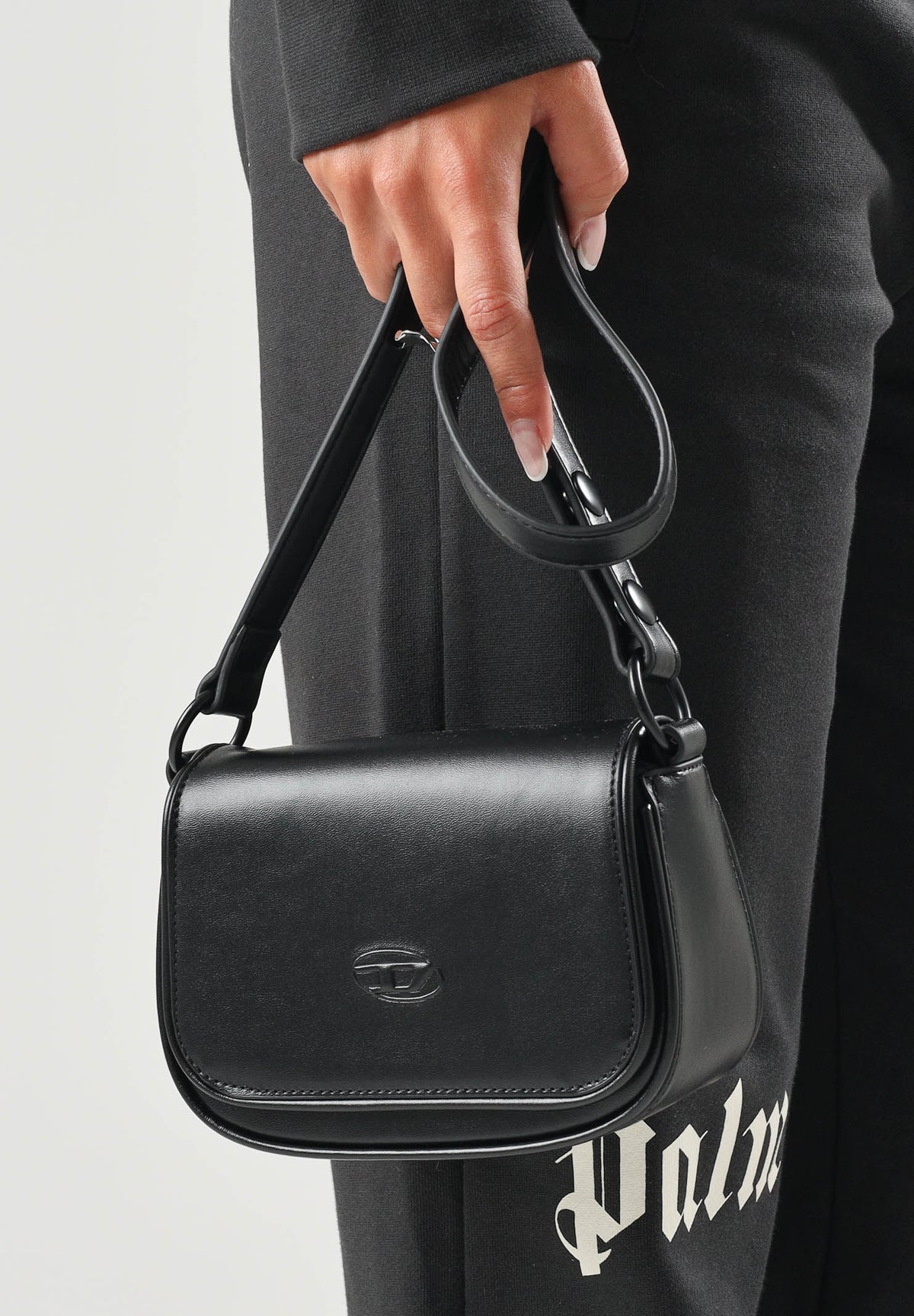 DIESEL Borsa WIRT nera per donna, ragazza e bambina con patta e logo Oval D impresso sul davanti. J03145KXBTB K900 DIESEL