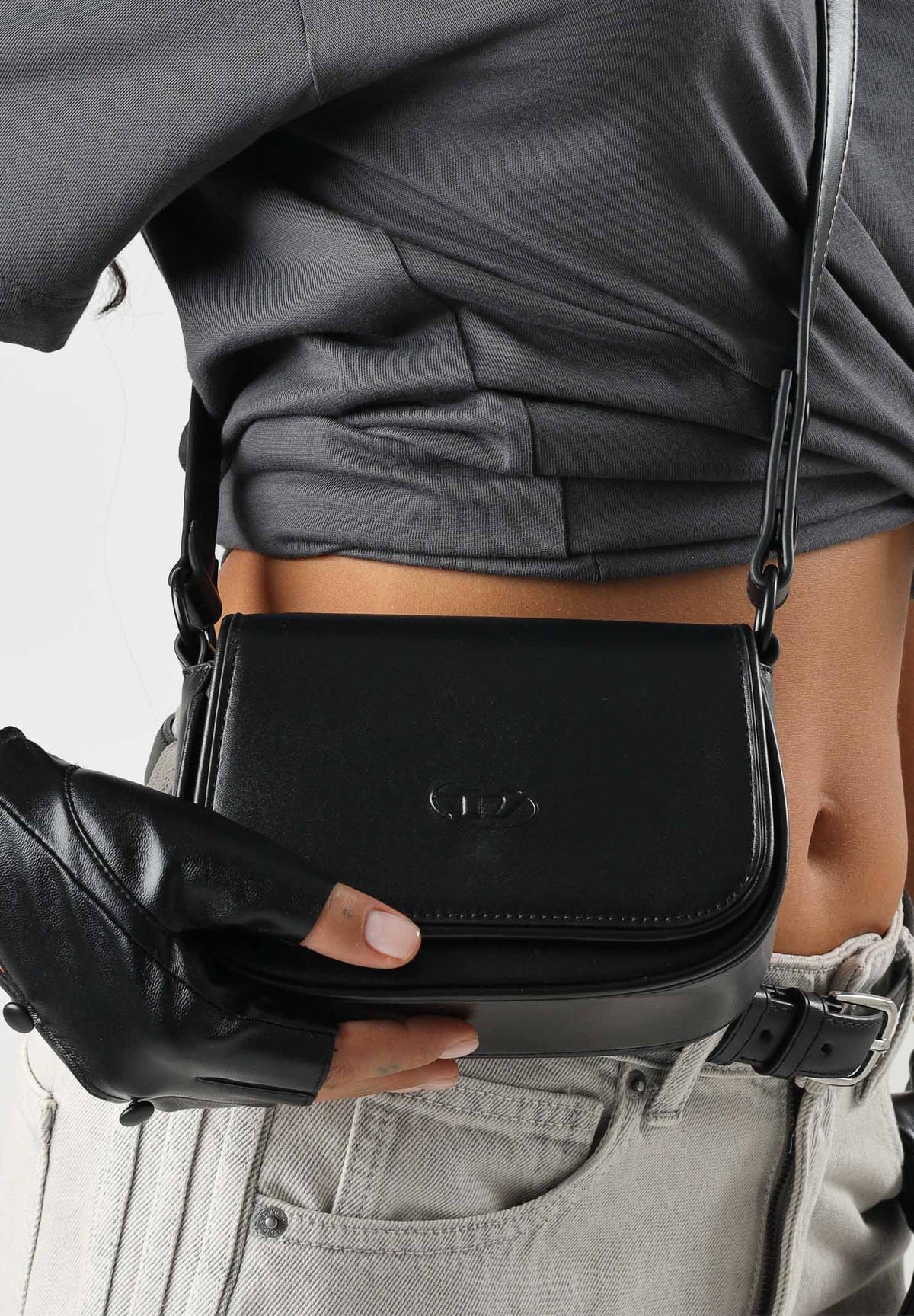 DIESEL Borsa WIRT nera per donna, ragazza e bambina con patta e logo Oval D impresso sul davanti. J03145KXBTB K900 DIESEL