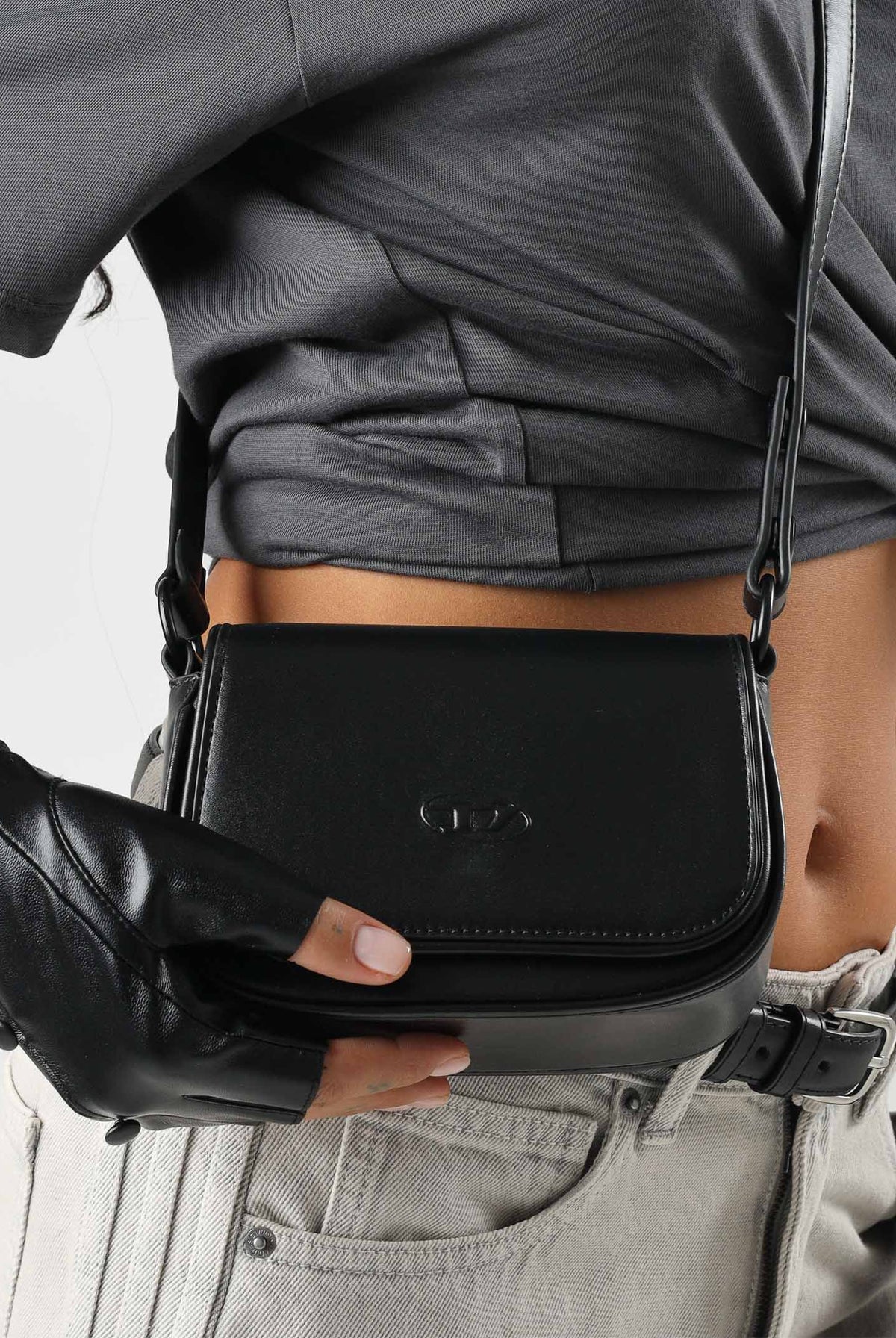 DIESEL Borsa WIRT nera per donna, ragazza e bambina con patta e logo Oval D impresso sul davanti. J03145KXBTB K900 DIESEL