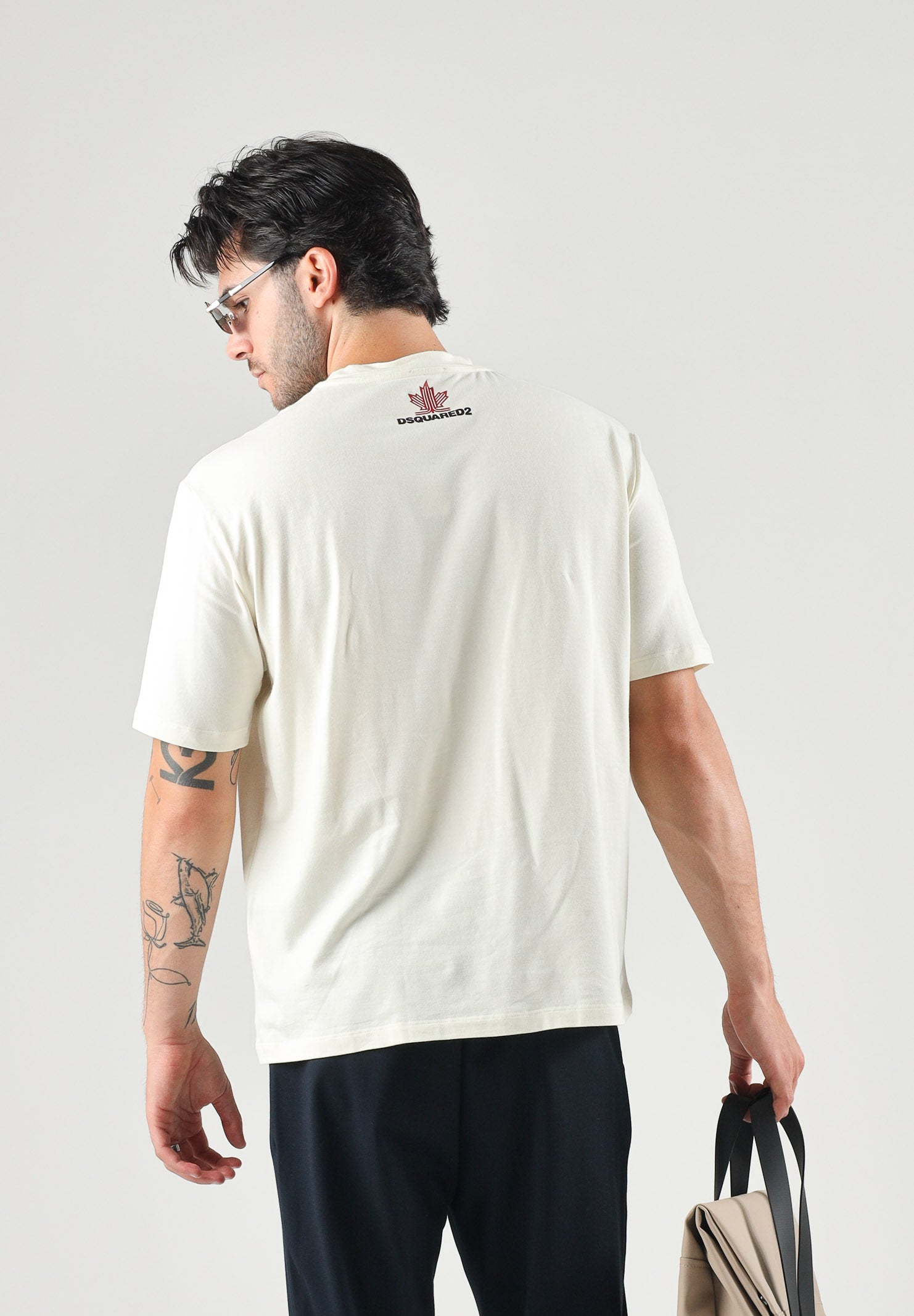 DSQUARED2 T-shirt manica corta ivory-panna per uomo con patch logo applicato D9M946460 105 DSQUARED2