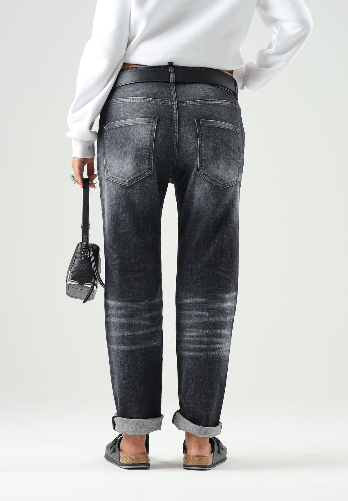 DSQUARED2 Jeans nero per donna, ragazzi e bambini con effetto lavato e classico design cinque tasche. DQ0731D0ABS DQ02 DSQUARED2
