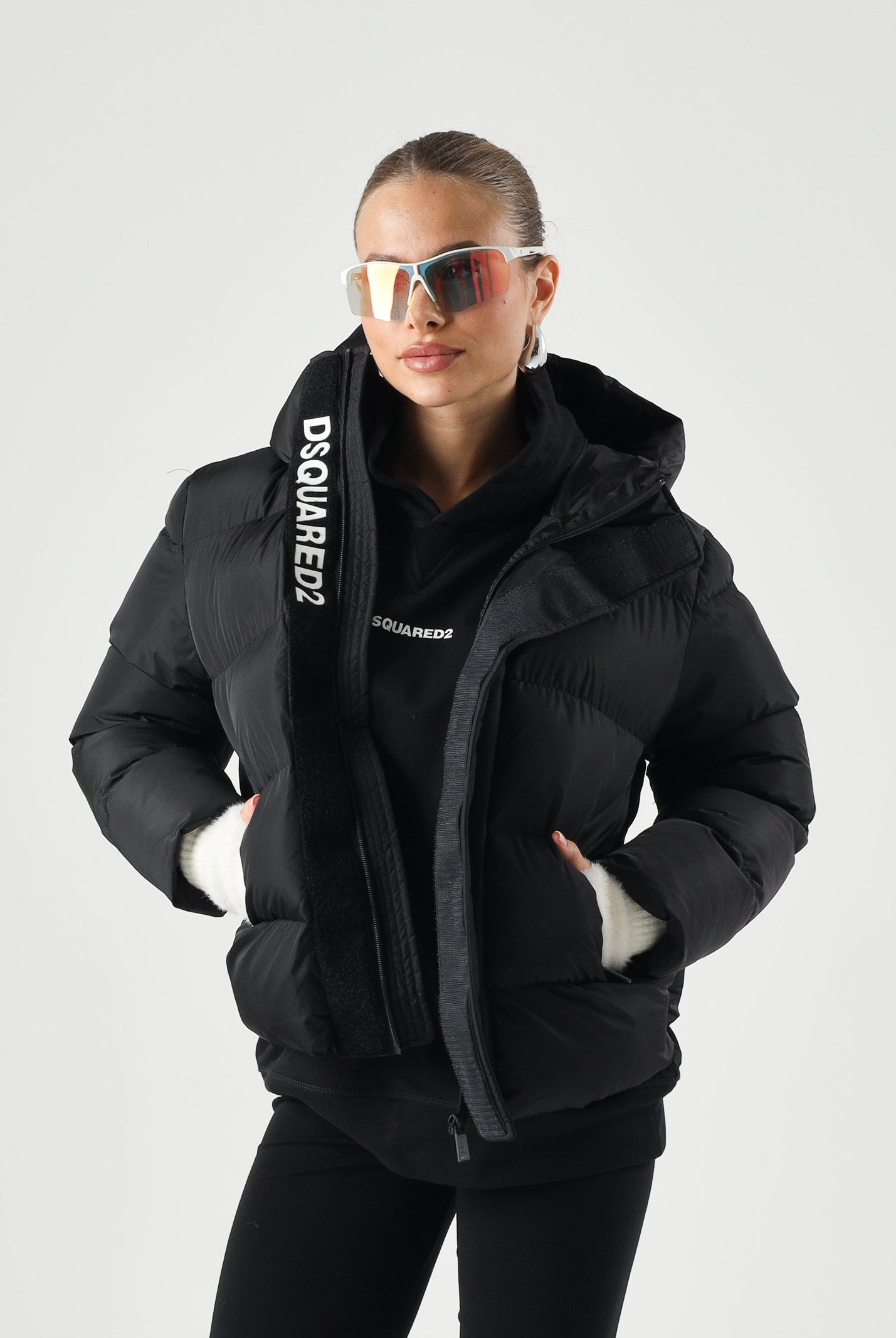 DSQUARED2 Giubbotto piumino nero per donna, ragazzi e bambini, con design trapuntato tinta unita.<BR/> DQ1090D00BN DQ900 DSQUARED2