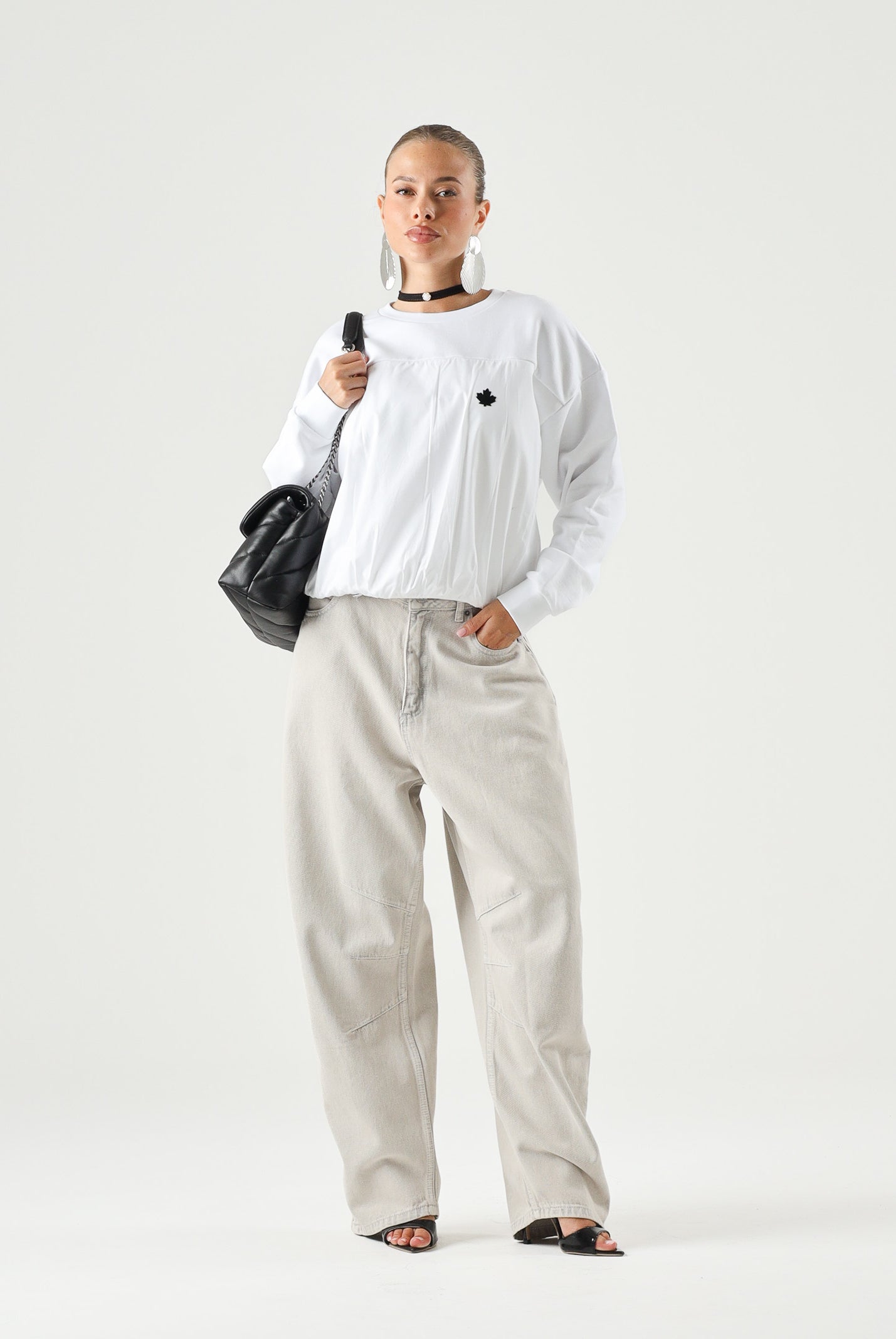 DSQUARED2 Felpa girocollo con logo, bianca, per donna, ragazzi e bambini con ricamp frontale. DQ3451D0AJ2 DQ100 DSQUARED2