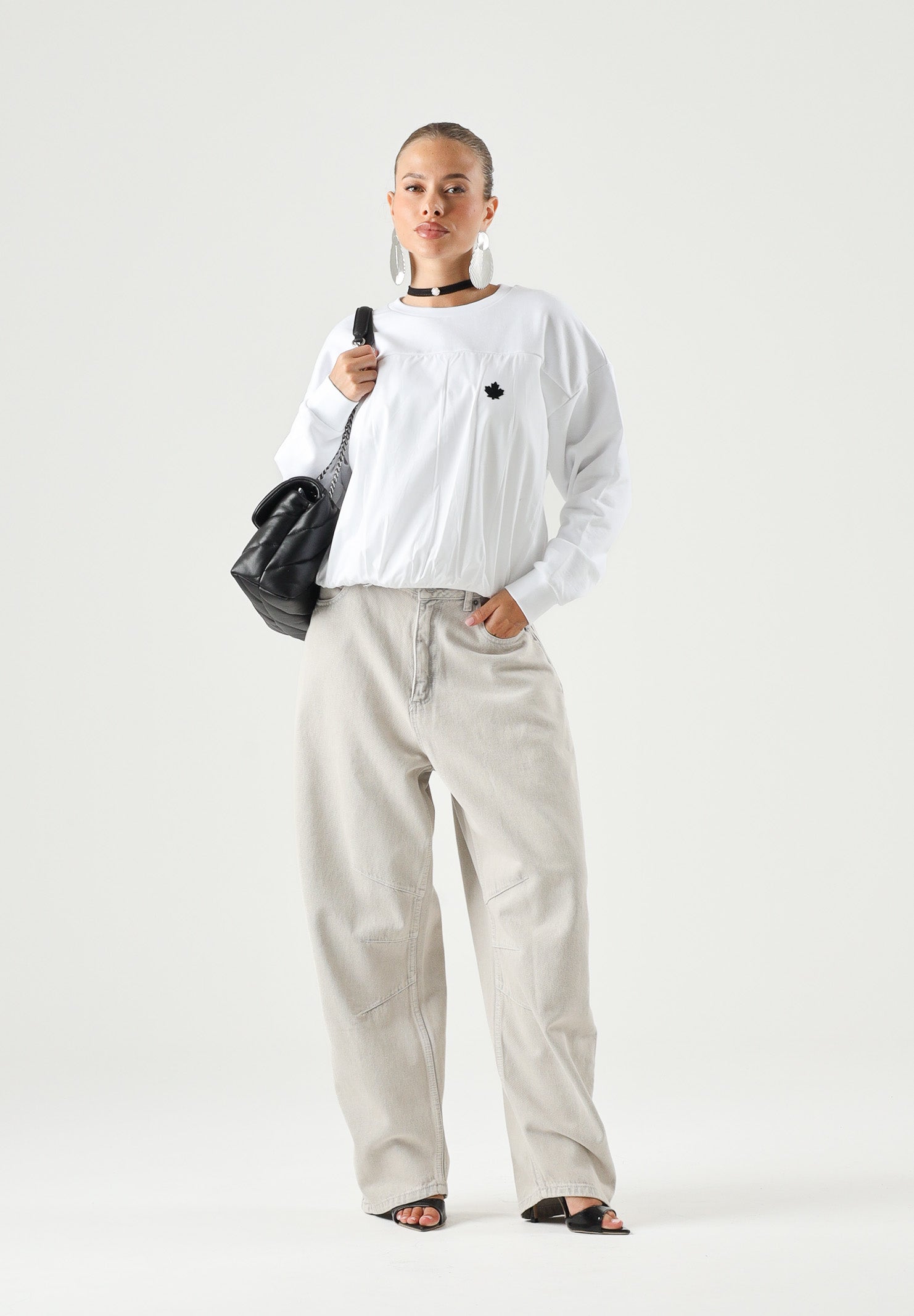 DSQUARED2 Felpa girocollo con logo, bianca, per donna, ragazzi e bambini con ricamp frontale. DQ3451D0AJ2 DQ100 DSQUARED2
