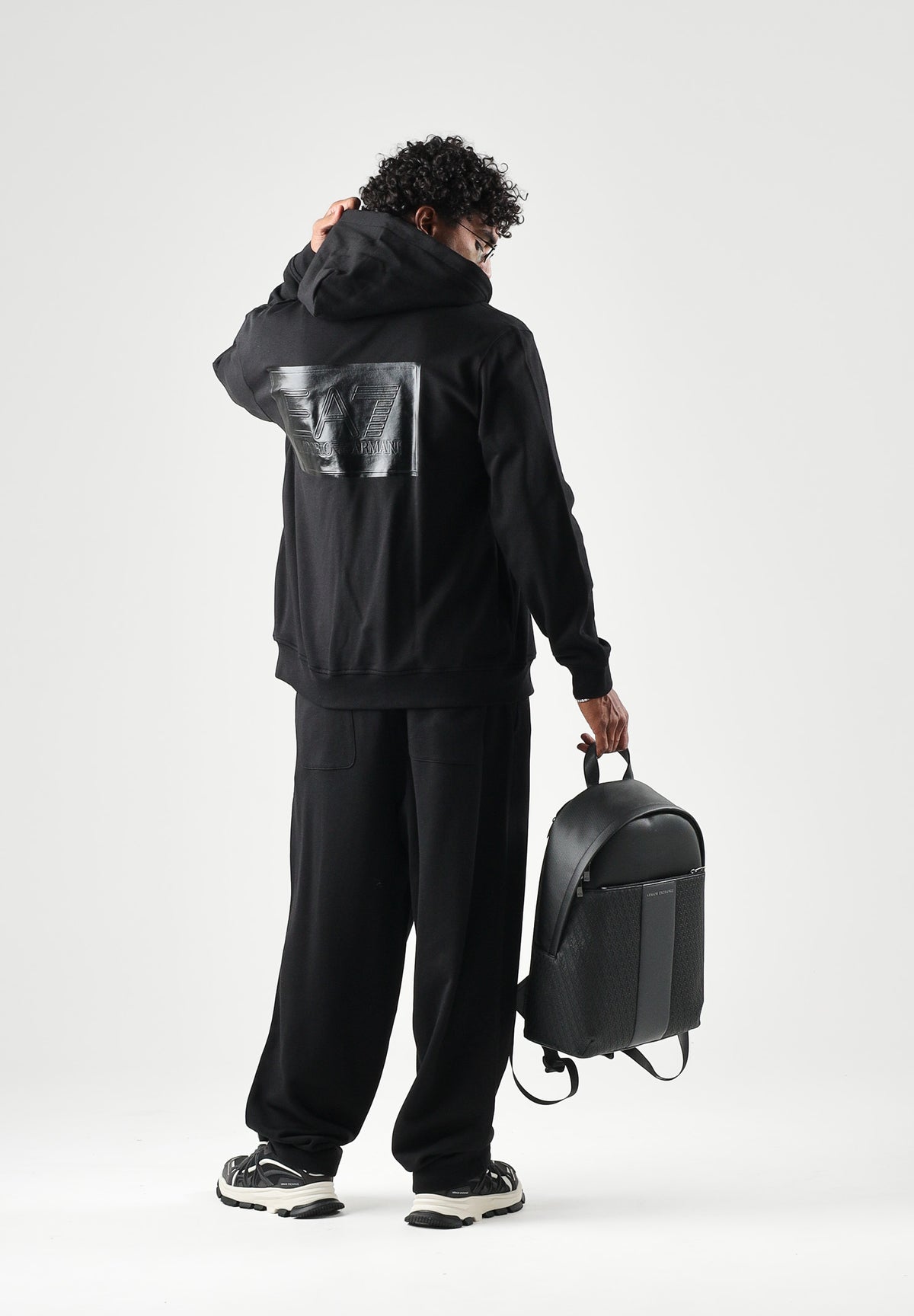 EA7 Felpa con zip nera da uomo con comode tasche laterali. 7M002110AF27201 UC001 EA7
