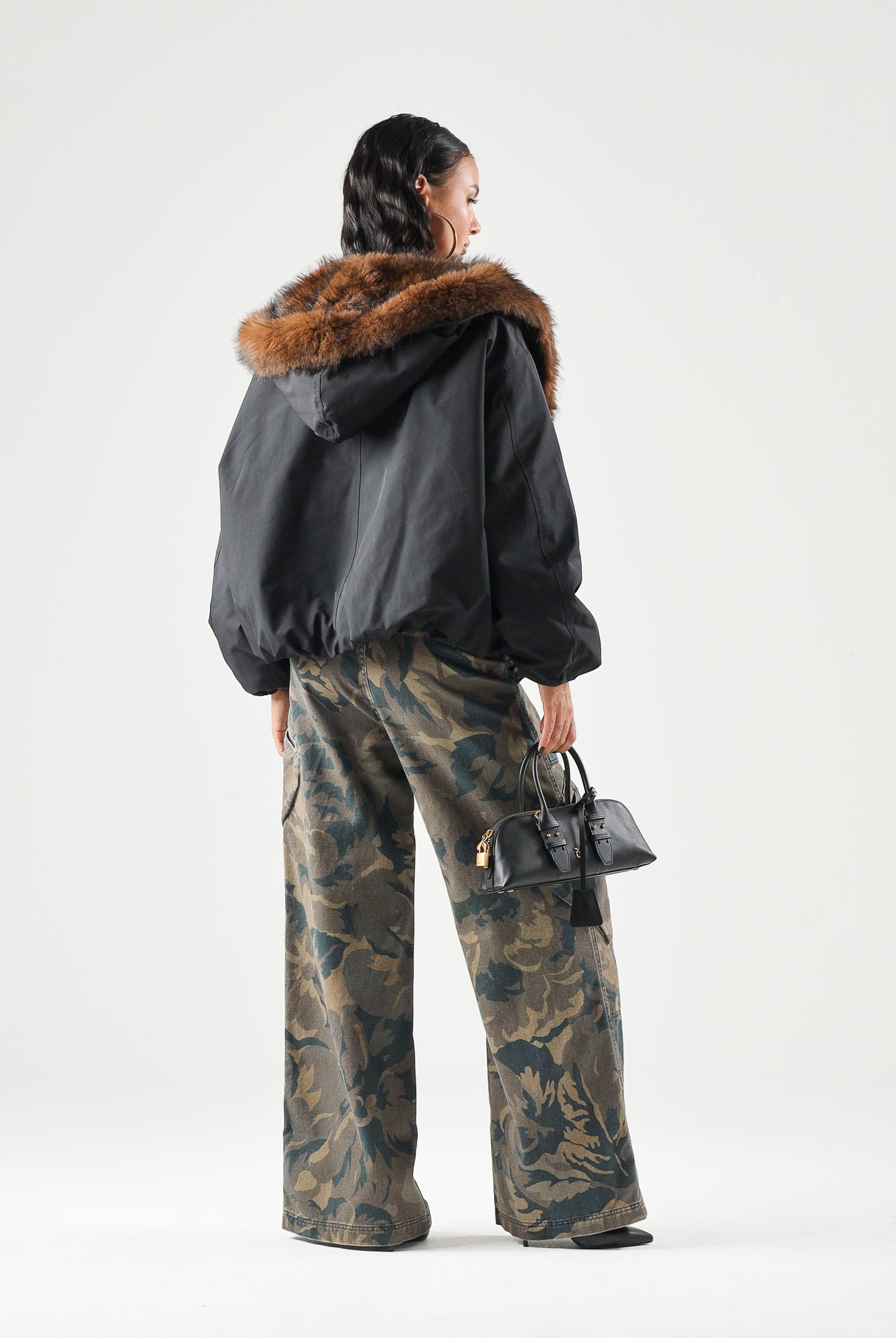 ELEH Bomber nero da donna con pellicciotto EFW260126 001 ELEH