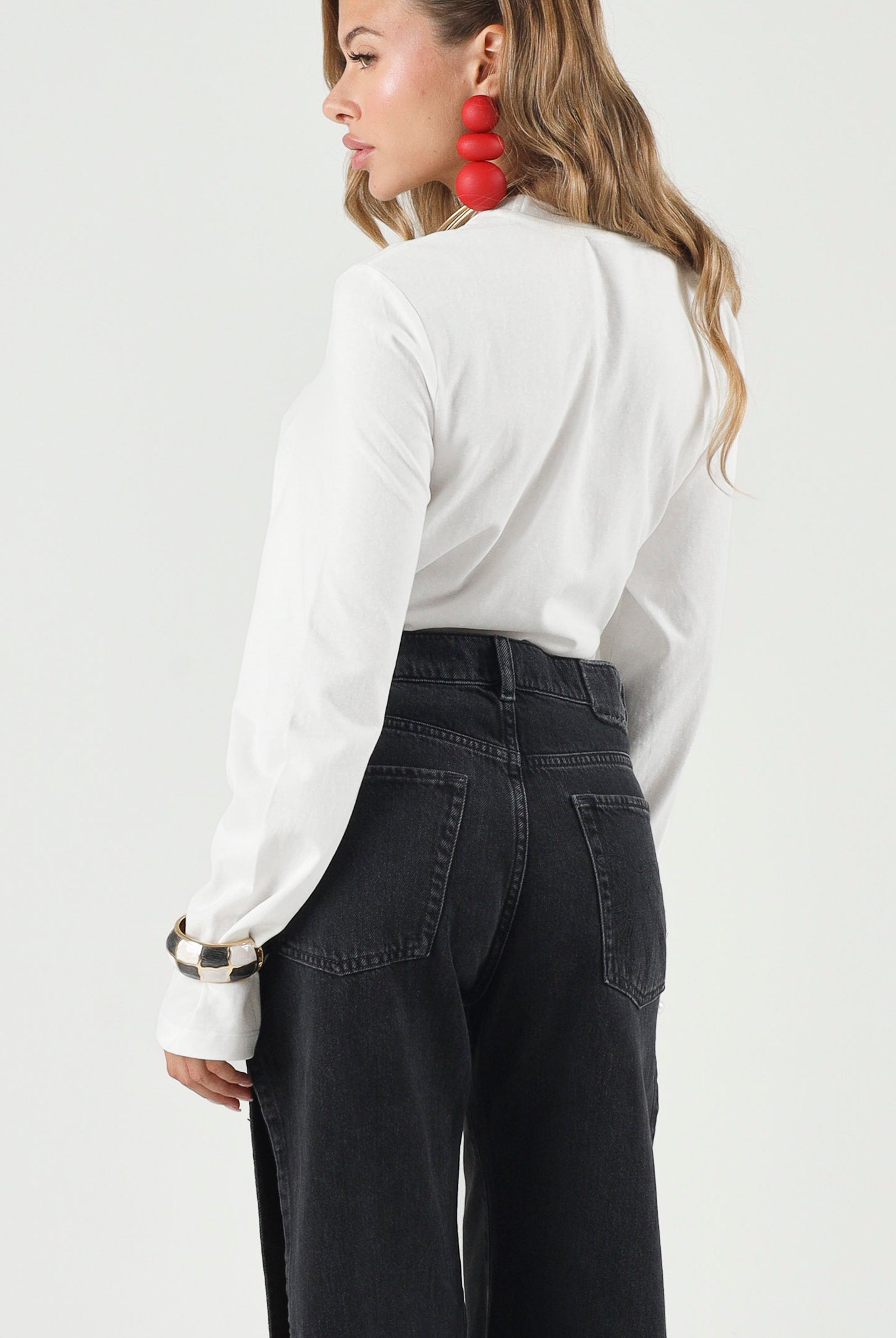 ELEH Blusa bianca da donna con drappeggio annodato in vita. EFW260147 000 ELEH