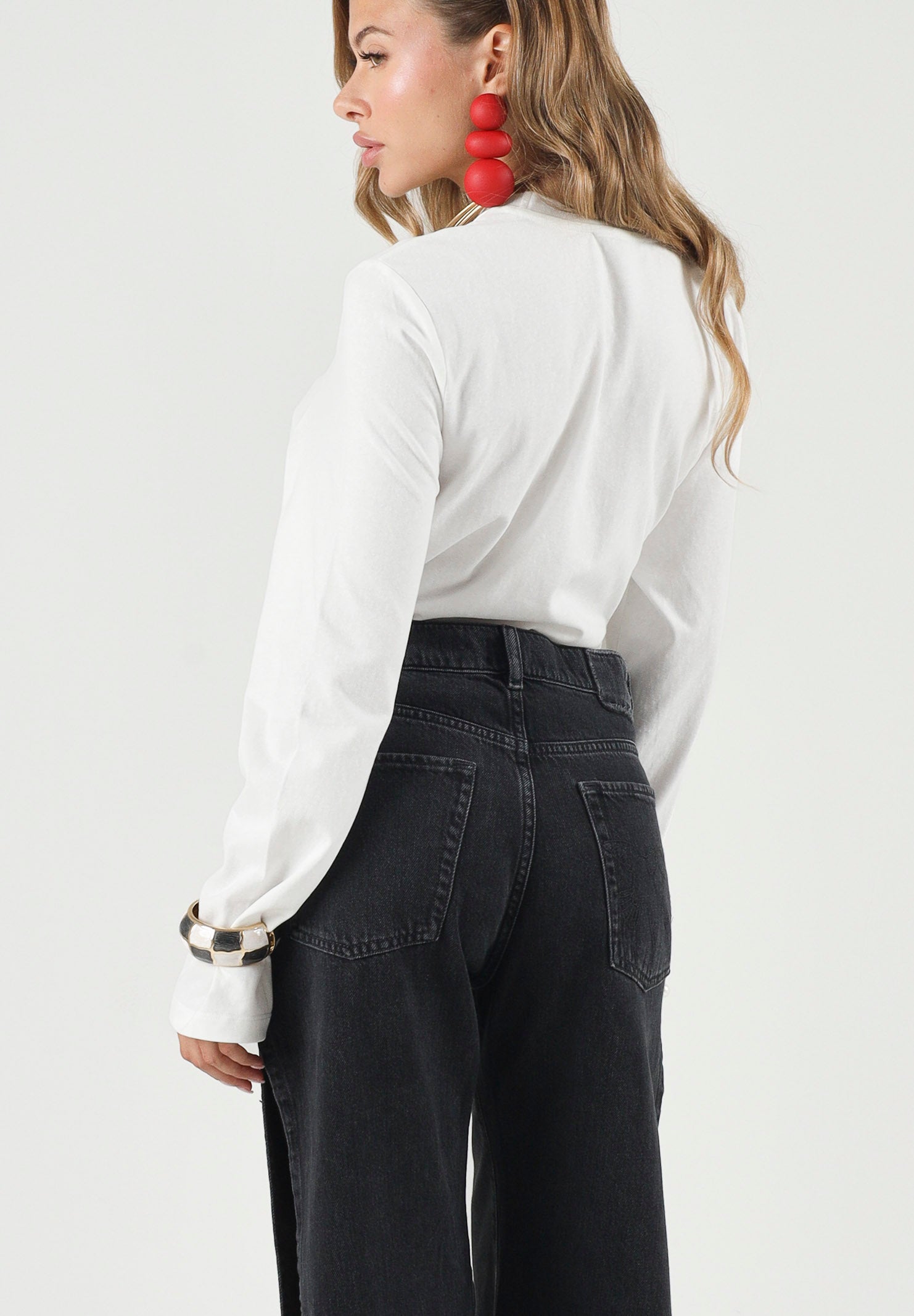 ELEH Blusa bianca da donna con drappeggio annodato in vita. EFW260147 000 ELEH