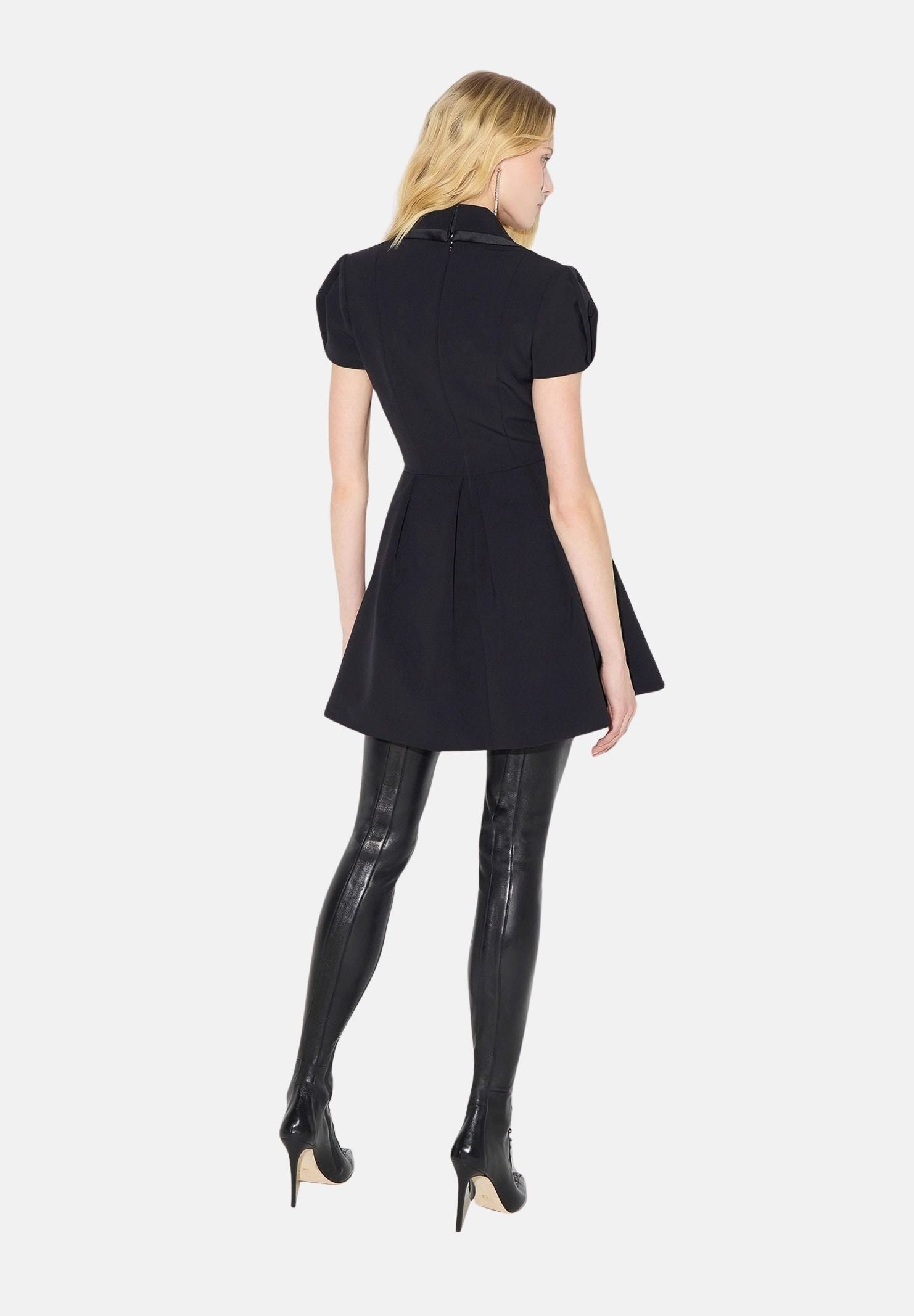 ELISABETTA FRANCHI Mini abito nero da donna con profondo scollo e rever sciallato. AB98666E2 110 ELISABETTA FRANCHI