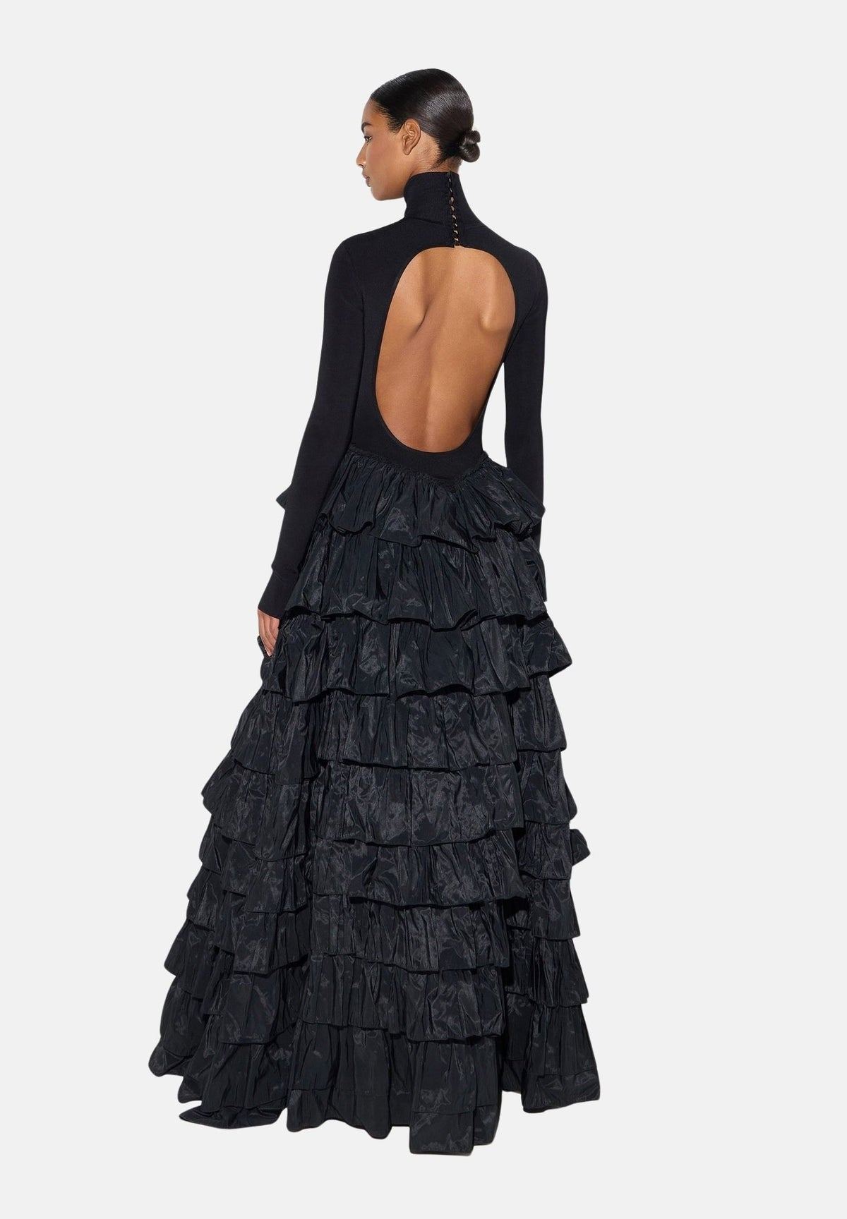 ELISABETTA FRANCHI Abito lungoo nero per donna con collo alto e gonna voluminosa a balze. AM56S67E2 110 ELISABETTA FRANCHI