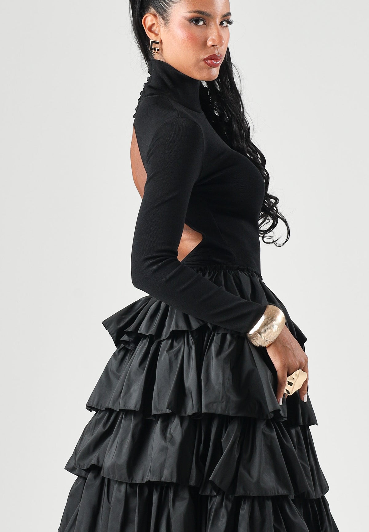 ELISABETTA FRANCHI Abito lungo nero per donna con collo alto e gonna voluminosa a balze. AM56S67E2 110 ELISABETTA FRANCHI