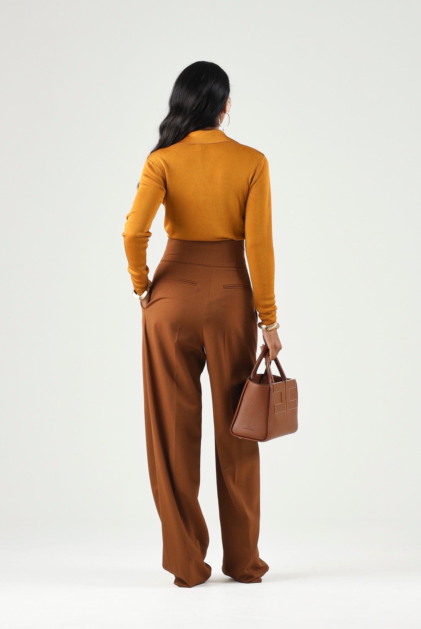 ELISABETTA FRANCHI Body in filato di viscosa ambra-giallo ocra da donna con catena gioiello<BR/> BK03S66E2 940 ELISABETTA FRANCHI