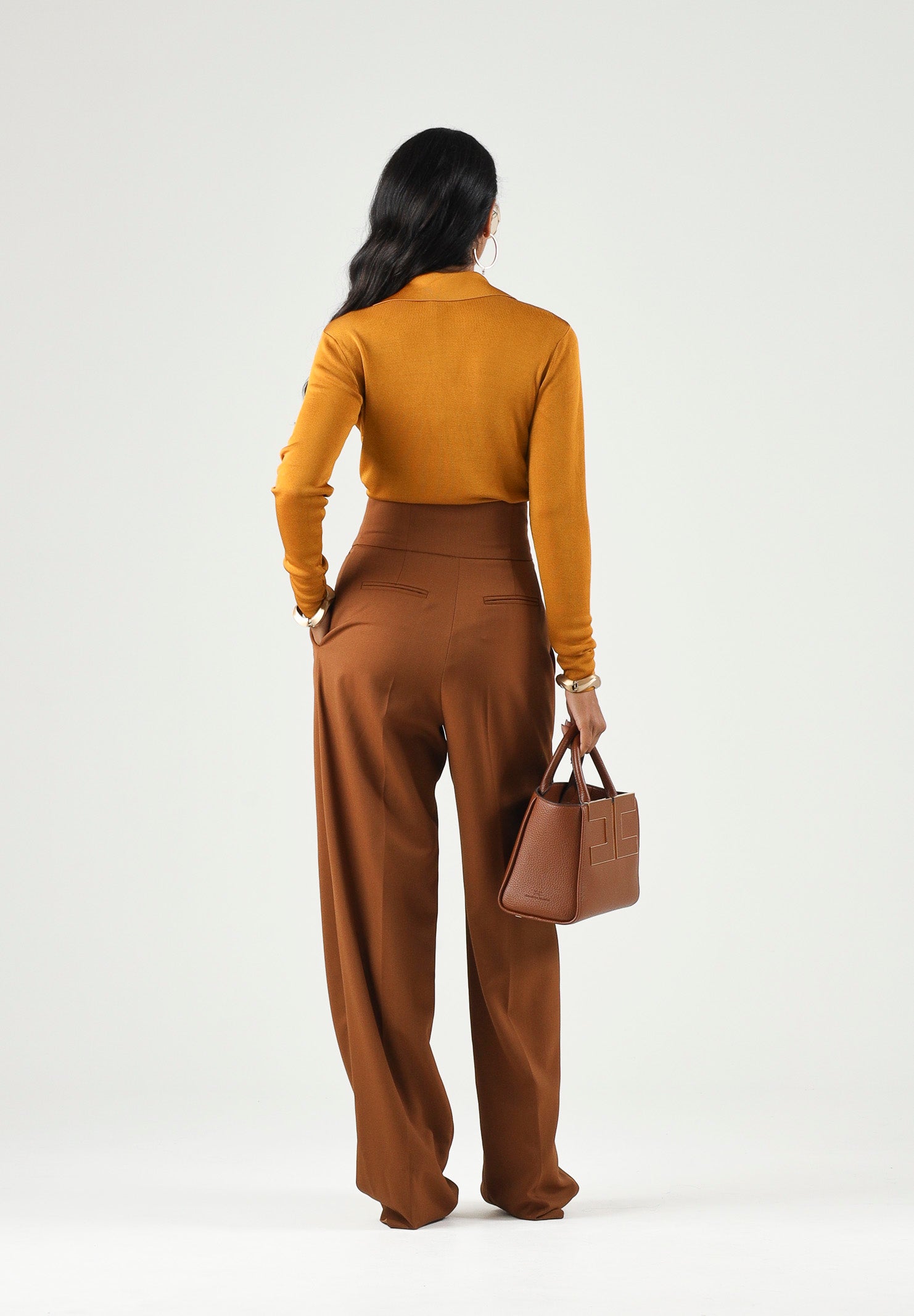 ELISABETTA FRANCHI Body in filato di viscosa ambra-giallo ocra da donna con catena gioiello<BR/> BK03S66E2 940 ELISABETTA FRANCHI