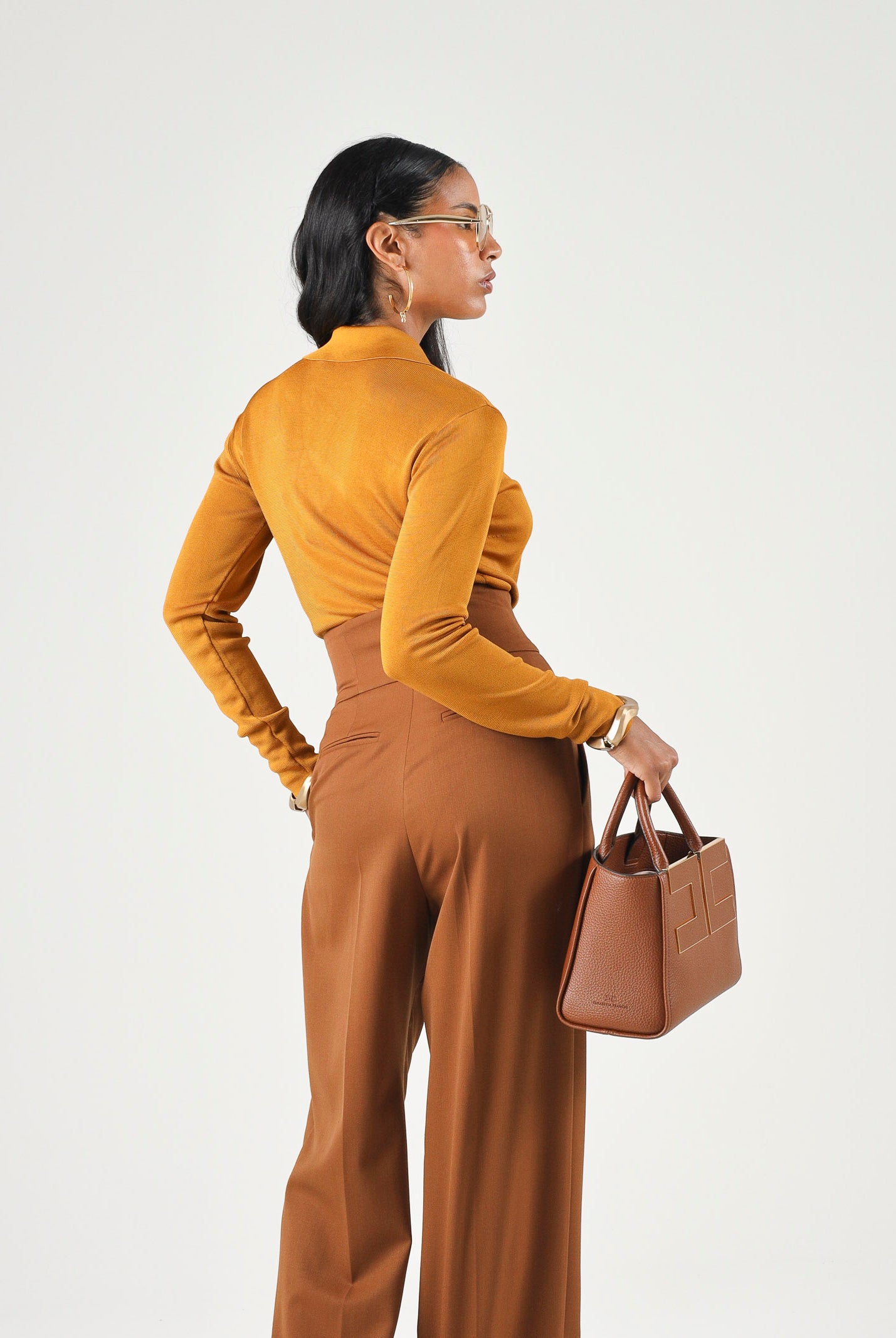 ELISABETTA FRANCHI Body in filato di viscosa ambra-giallo ocra da donna con catena gioiello<BR/> BK03S66E2 940 ELISABETTA FRANCHI