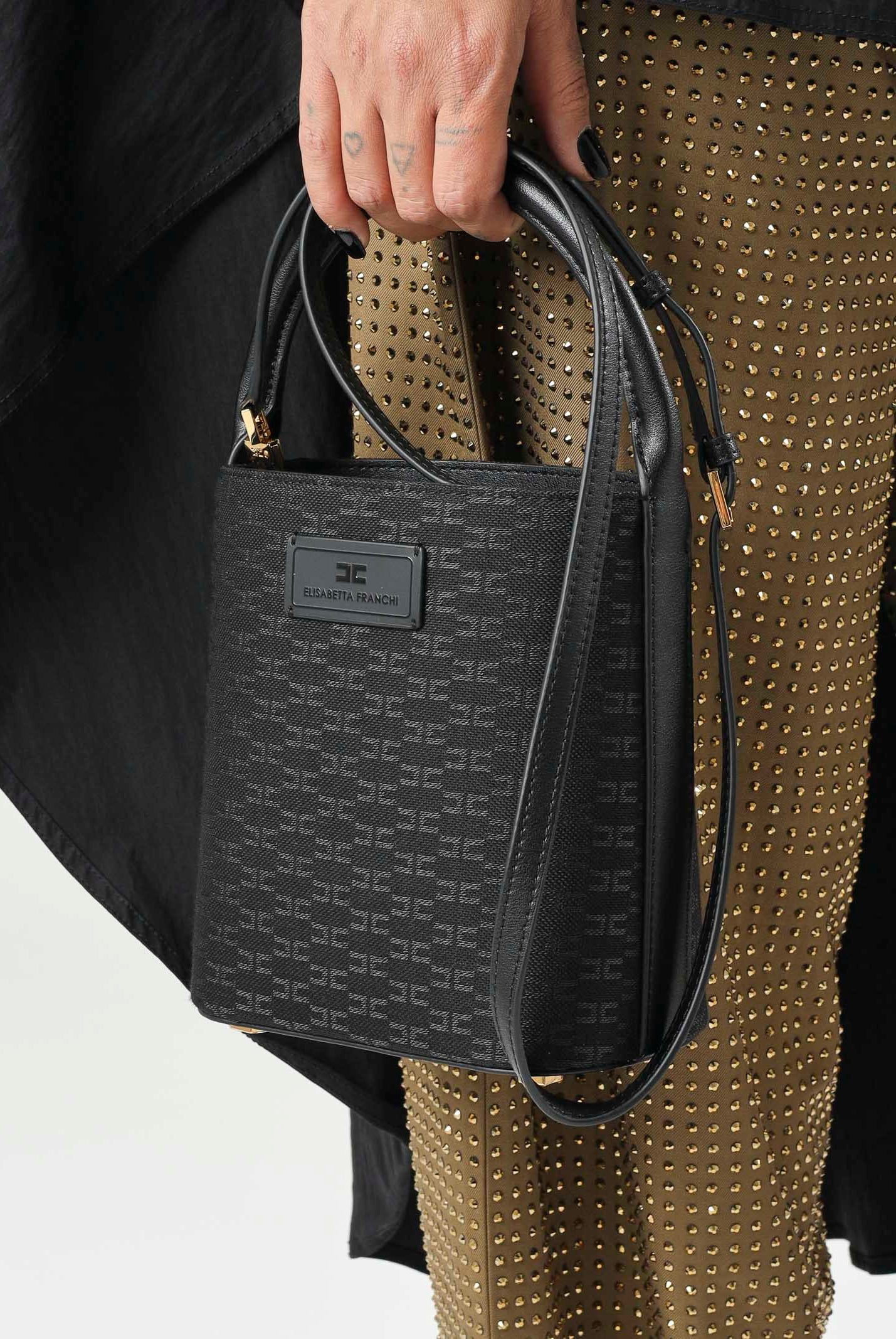 ELISABETTA FRANCHI Borsa DAILY nera da donna con motivo monogram logo all-over BS02A66E2 110 ELISABETTA FRANCHI