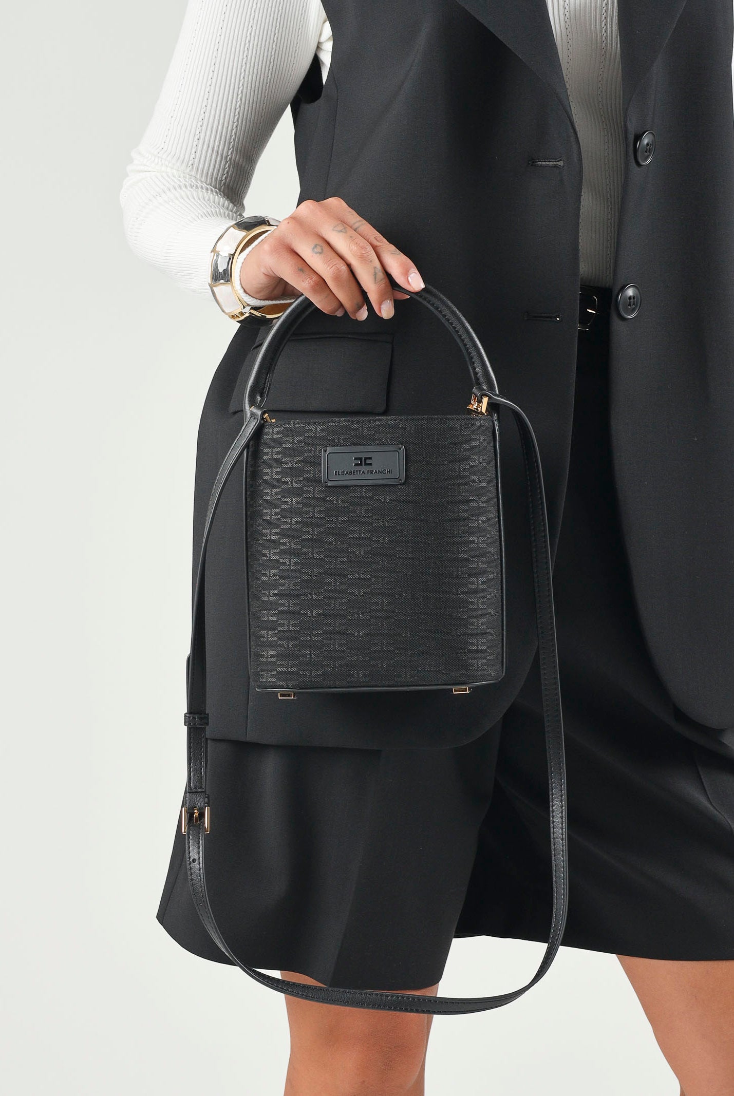 ELISABETTA FRANCHI Borsa DAILY nera da donna con motivo monogram logo all-over BS02A66E2 110 ELISABETTA FRANCHI