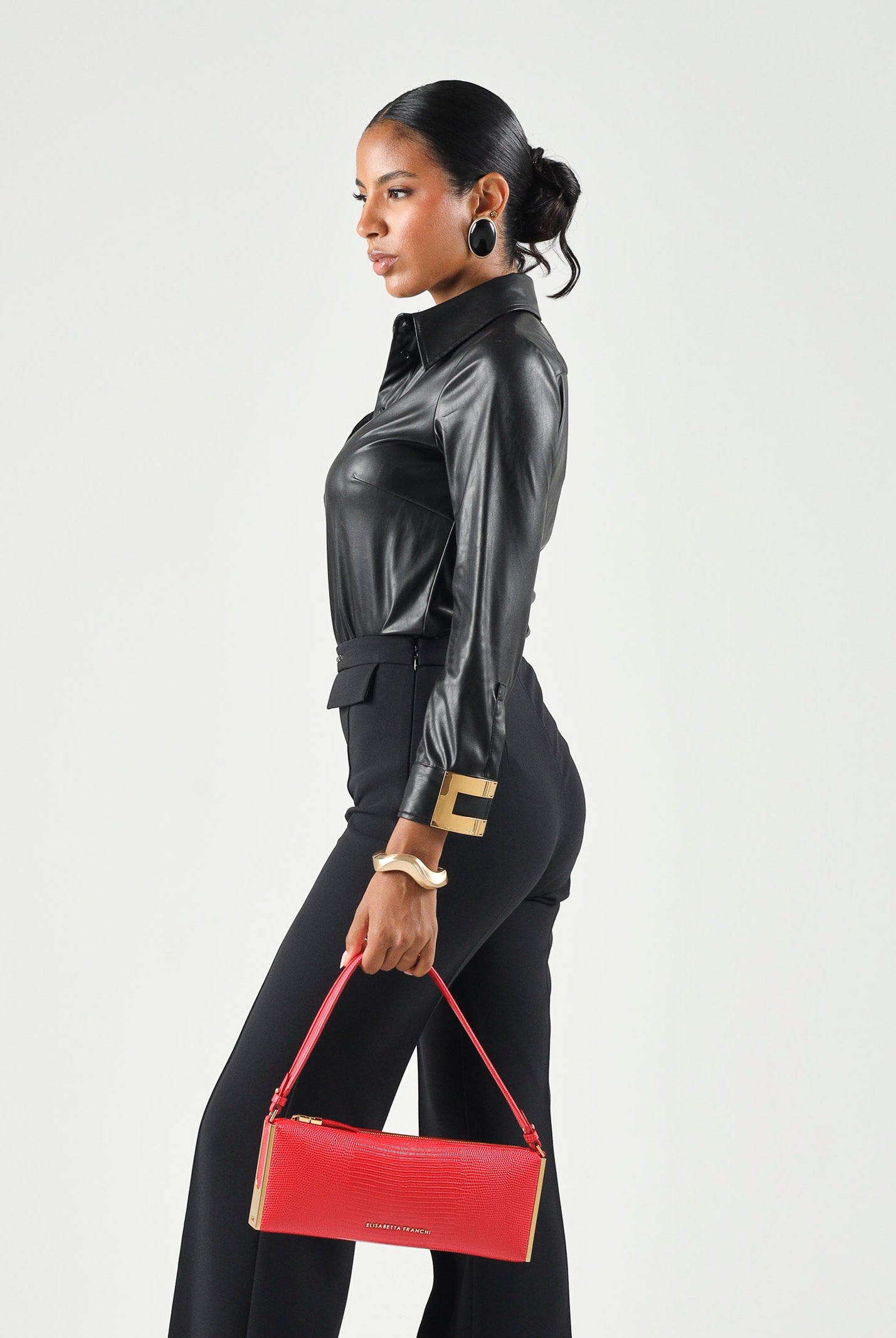 ELISABETTA FRANCHI Camicia effetto pelle nero da donna con placche logo<BR/> CA19566E2 110 ELISABETTA FRANCHI