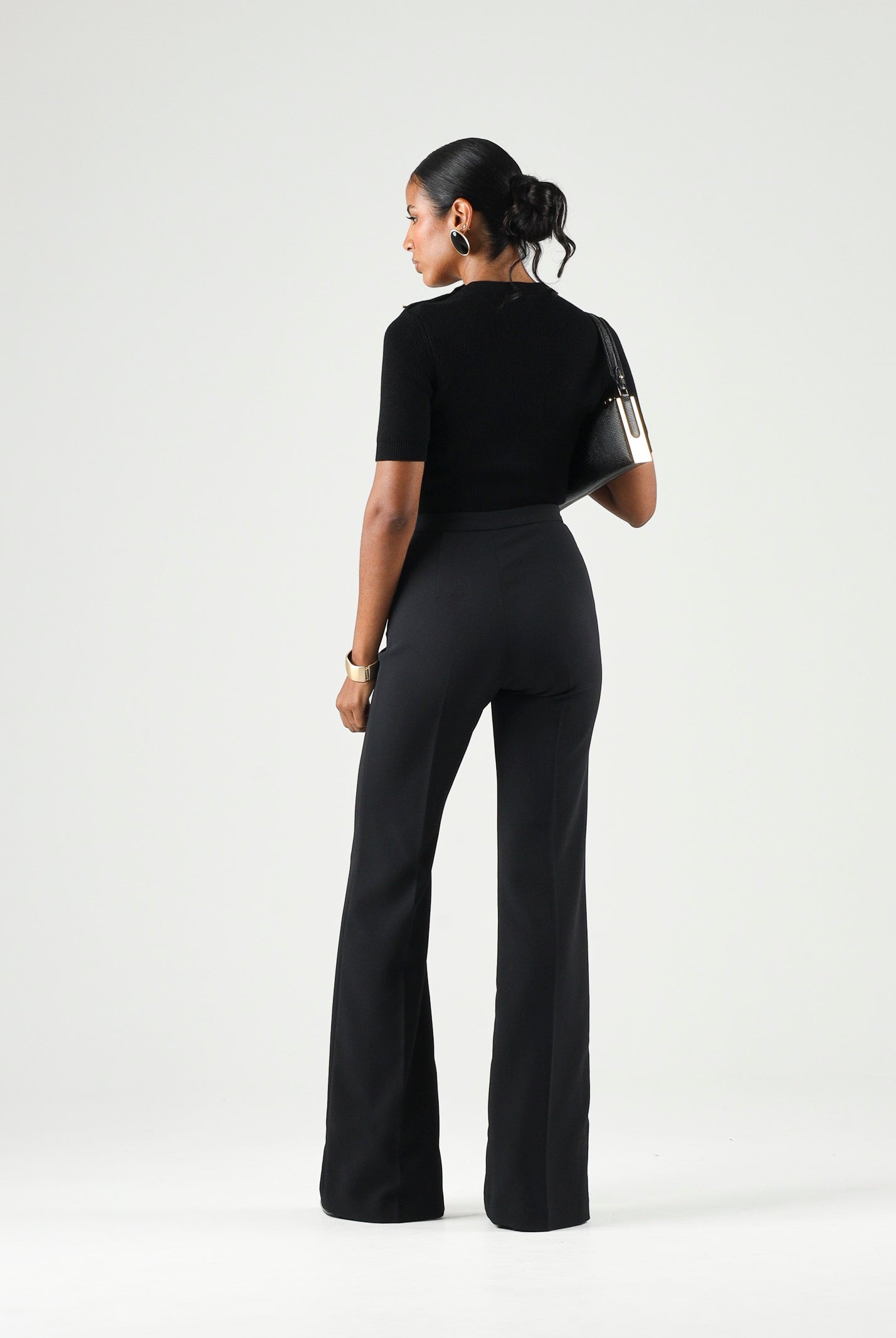ELISABETTA FRANCHI Top nero in maglia con dettagli in oro, da donna MK02S66E2 110 ELISABETTA FRANCHI