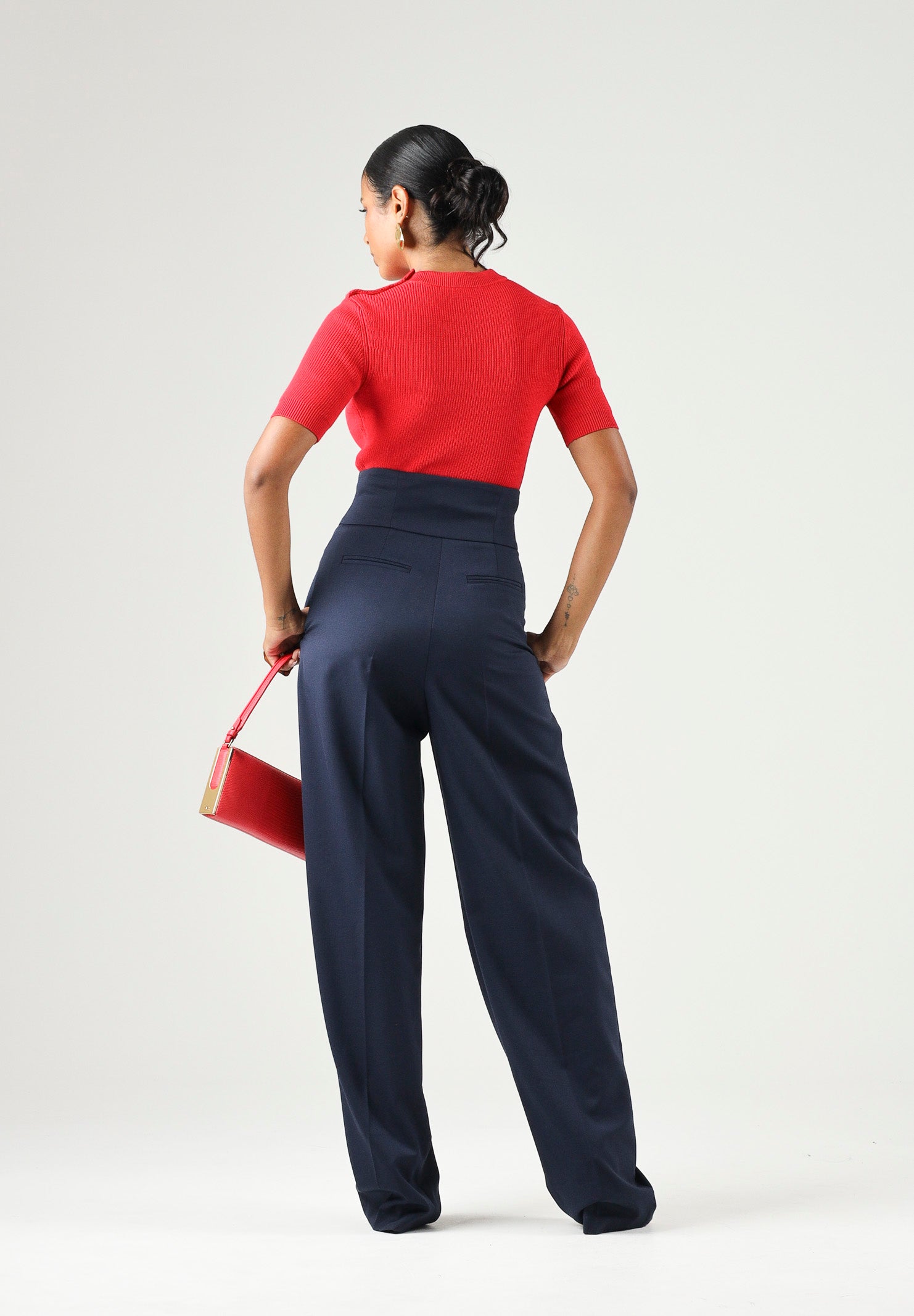 ELISABETTA FRANCHI Top in maglia red passion rosso da donna con applicazioni gioiello sulla spalla. MK02S66E2 CG5 ELISABETTA FRANCHI