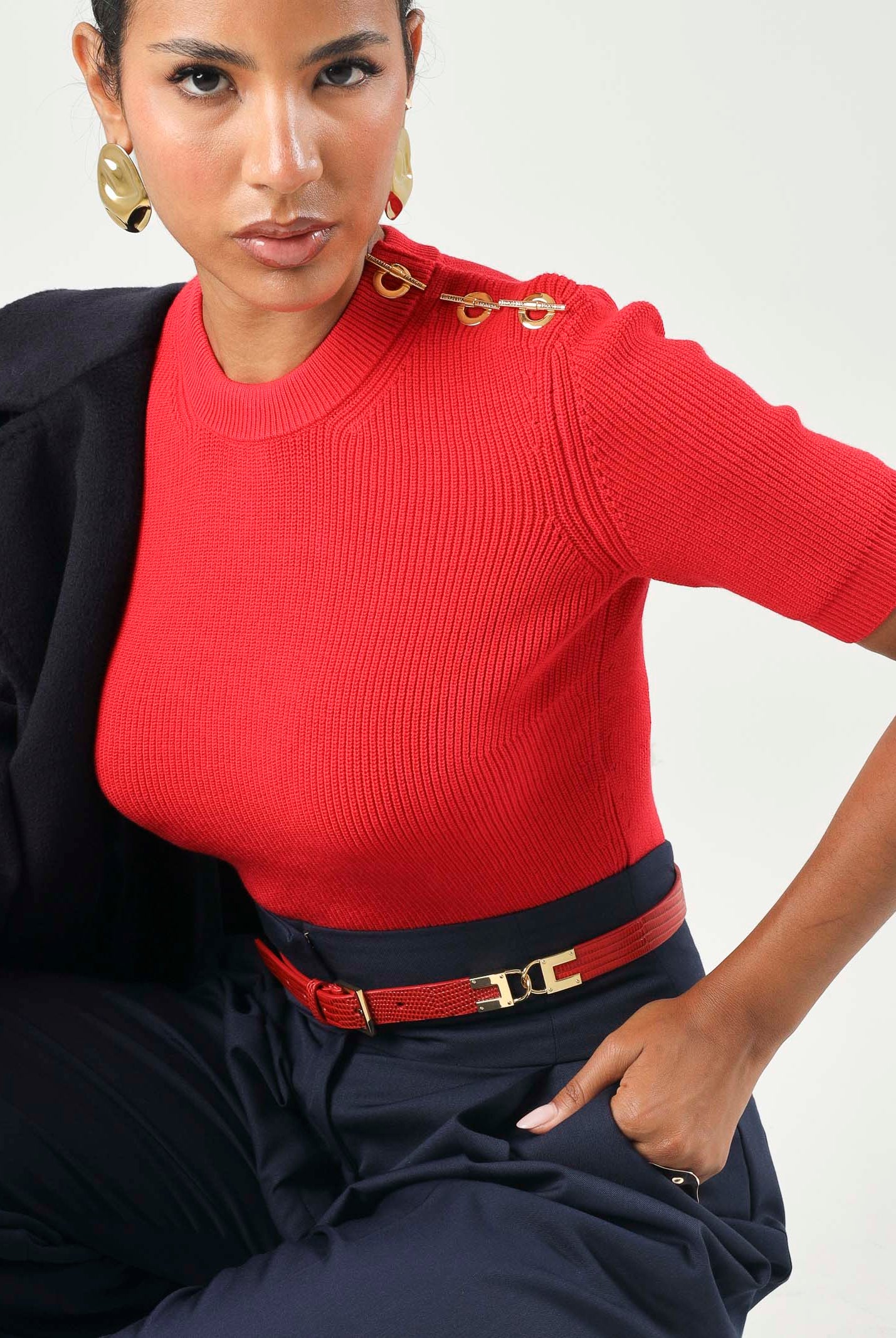 ELISABETTA FRANCHI Top in maglia red passion rosso da donna con applicazioni gioiello sulla spalla. MK02S66E2 CG5 ELISABETTA FRANCHI