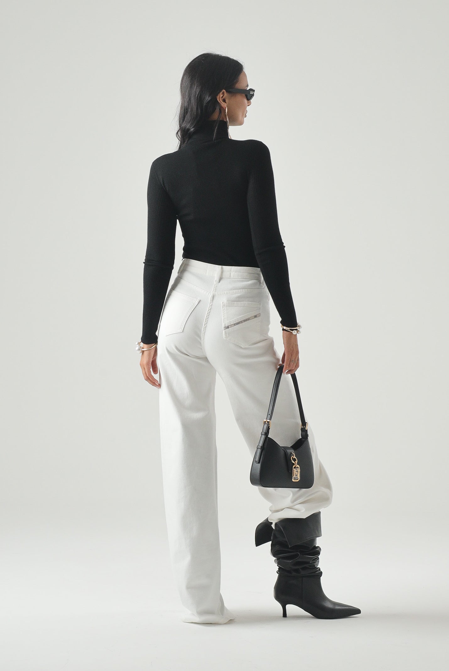ELISABETTA FRANCHI Dolcevita con logo centrale, colore nero dettagli burro, da donna. MK18B66E2 685 ELISABETTA FRANCHI