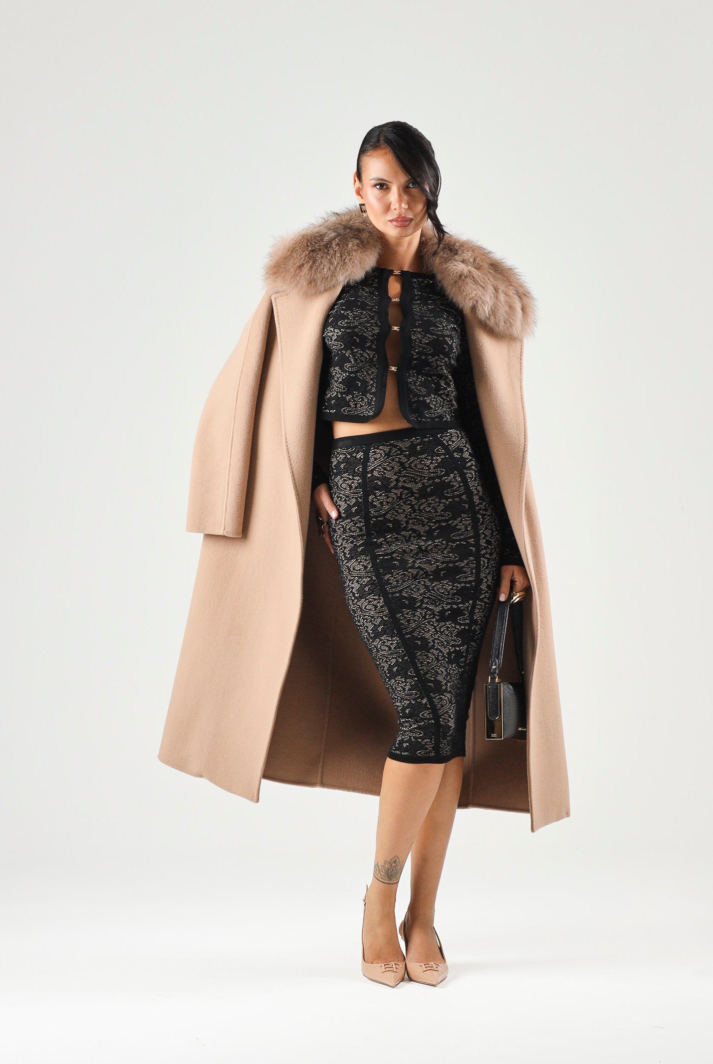ELISABETTA FRANCHI Cardigan corto CARDIGAN CORTO IN PIZZO CON BOTTONI LOGATI Nero-Pelle, nero, donna. MK29Q66E2 FR9 ELISABETTA FRANCHI