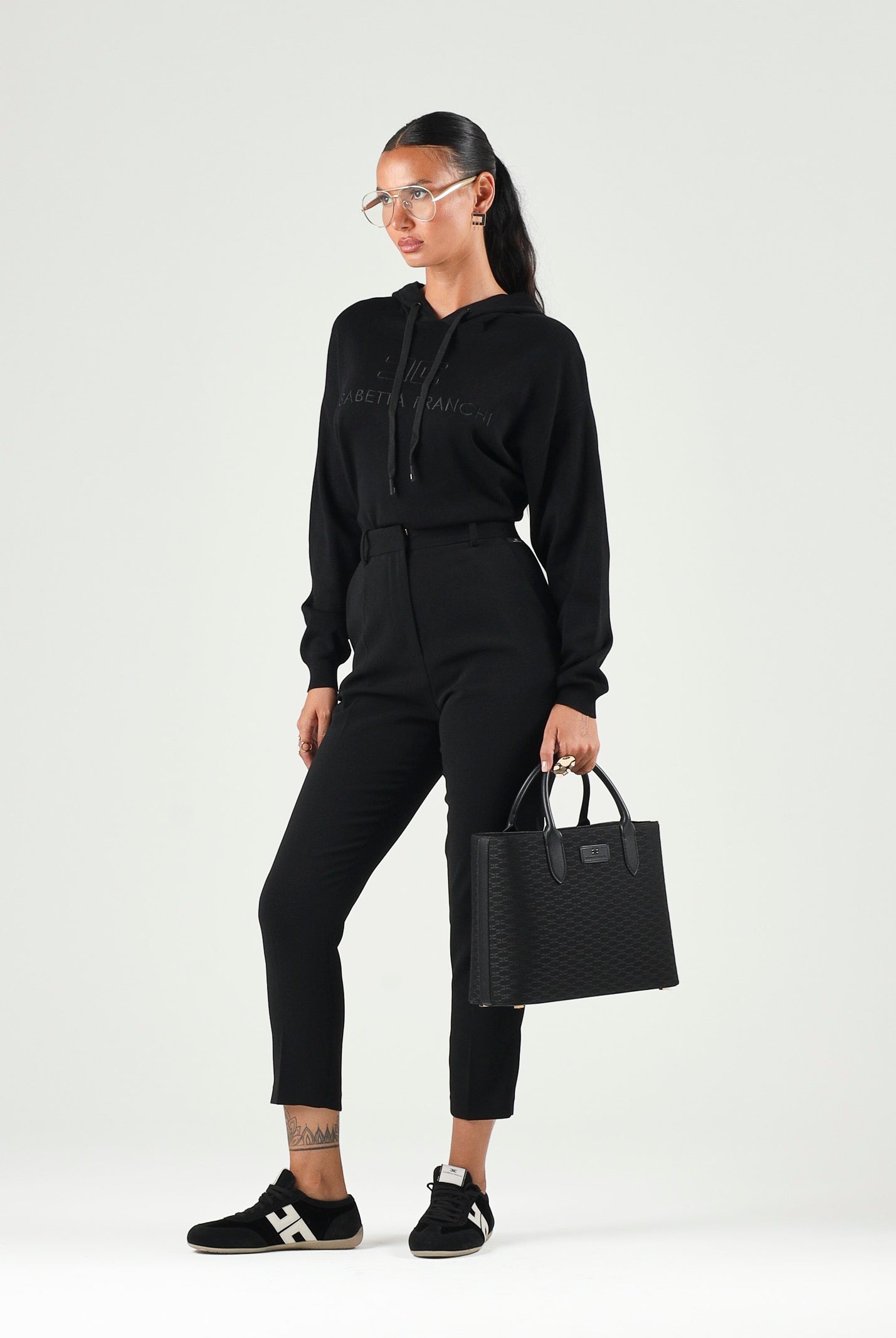 ELISABETTA FRANCHI Pantaloni in crêpe leggero nero Donna. PA20966E2 110 ELISABETTA FRANCHI