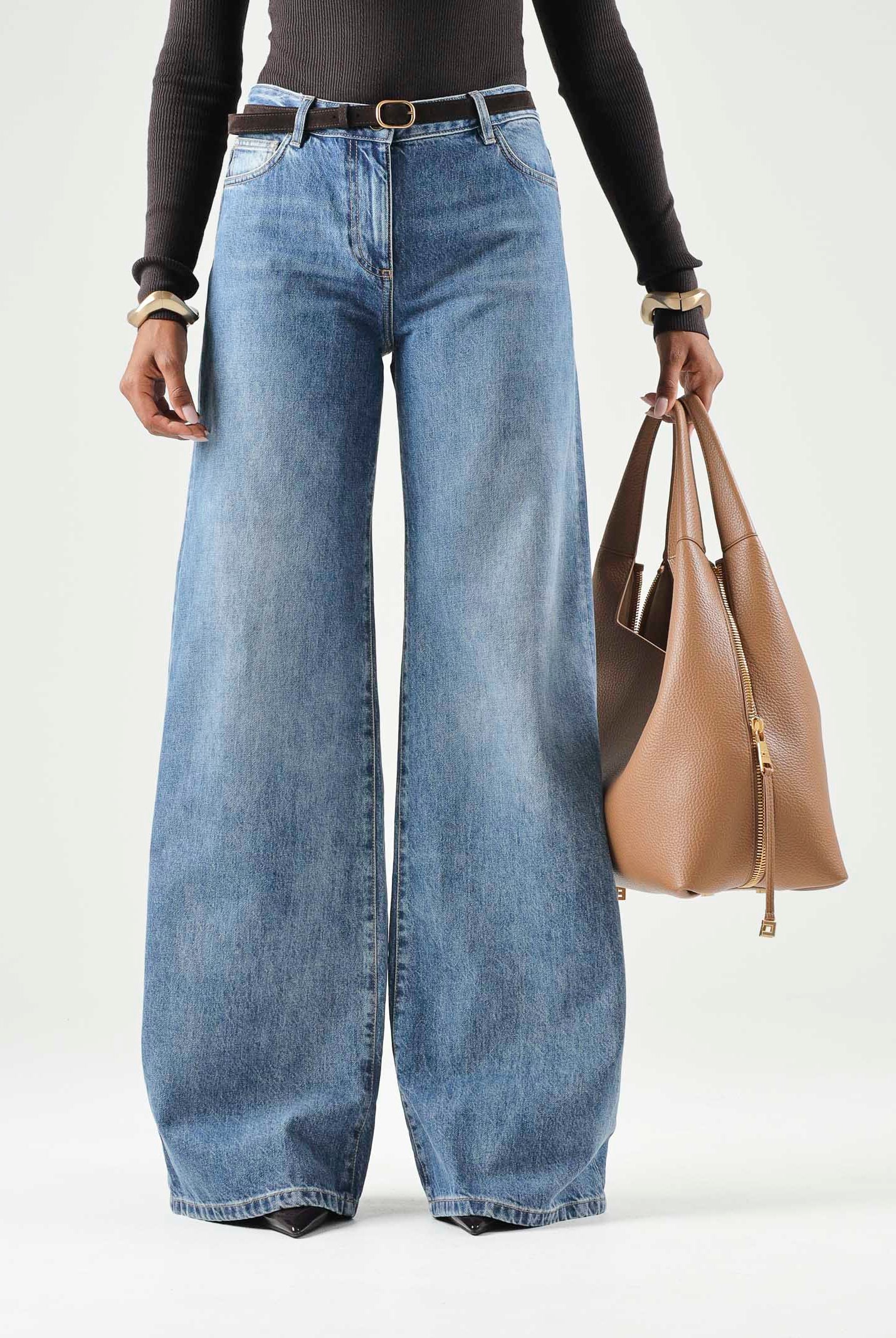 ELISABETTA FRANCHI Jeans a palazzo in denim blu da donna con effetto vintage e gamba ampia. PJ20N66E2 139 ELISABETTA FRANCHI