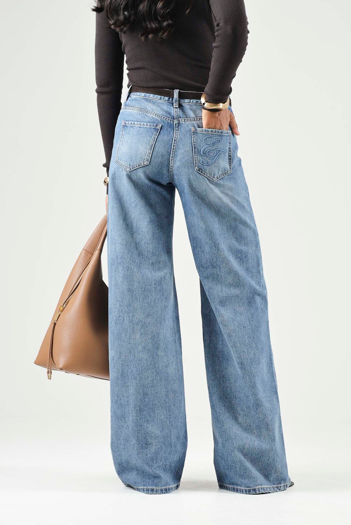 ELISABETTA FRANCHI Jeans a palazzo in denim blu da donna con effetto vintage e gamba ampia. PJ20N66E2 139 ELISABETTA FRANCHI