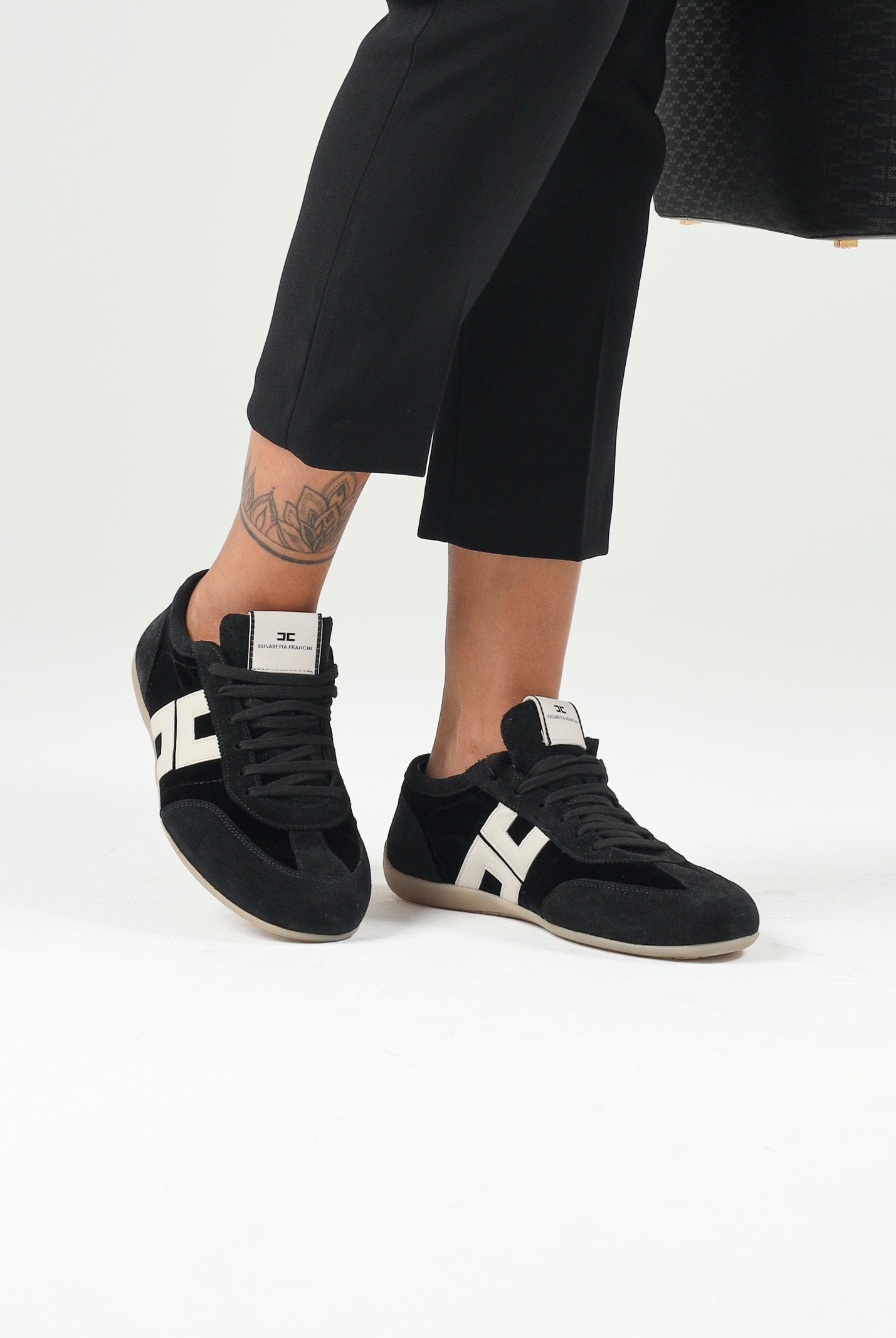 ELISABETTA FRANCHI Sneakers IN NAPPA nere da donna con inserti a contrasto e maxi dettaglio logo SA03G66E2 110 ELISABETTA FRANCHI