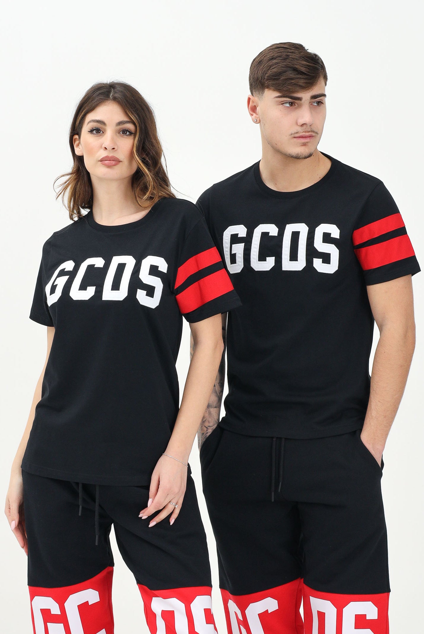 GCDS T-shirt a manica corta nera per uomo e donna con logo GCDS B1XM2315JI9 99 GCDS