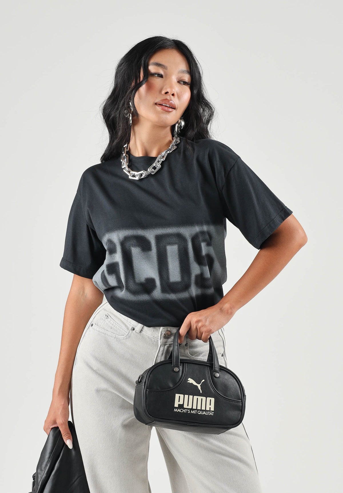 GCDS T-shirt manica corta nera per donna, ragazzi e bambini con logo frontale C2BJQC526J341 999A GCDS