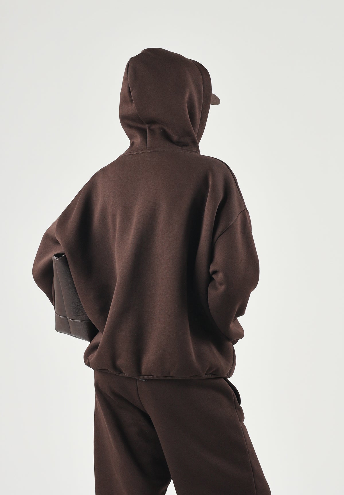 GCDS Felpa con cappuccio HOODIE EMBROIDERED LOGO marrone per uomo e donna maxi con logo ricamato tono su tono. C2MWQE028F244 393M GCDS