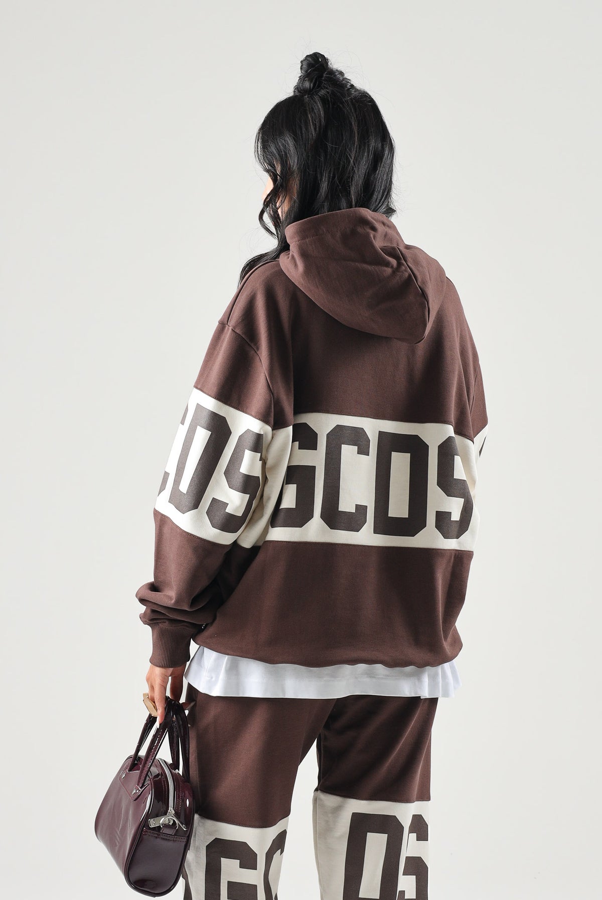 GCDS Felpa con cappuccio COLOUR-BLOCK french roast marrone per uomo e donna con maxi banda logata Z0MLQE138F004 387U GCDS