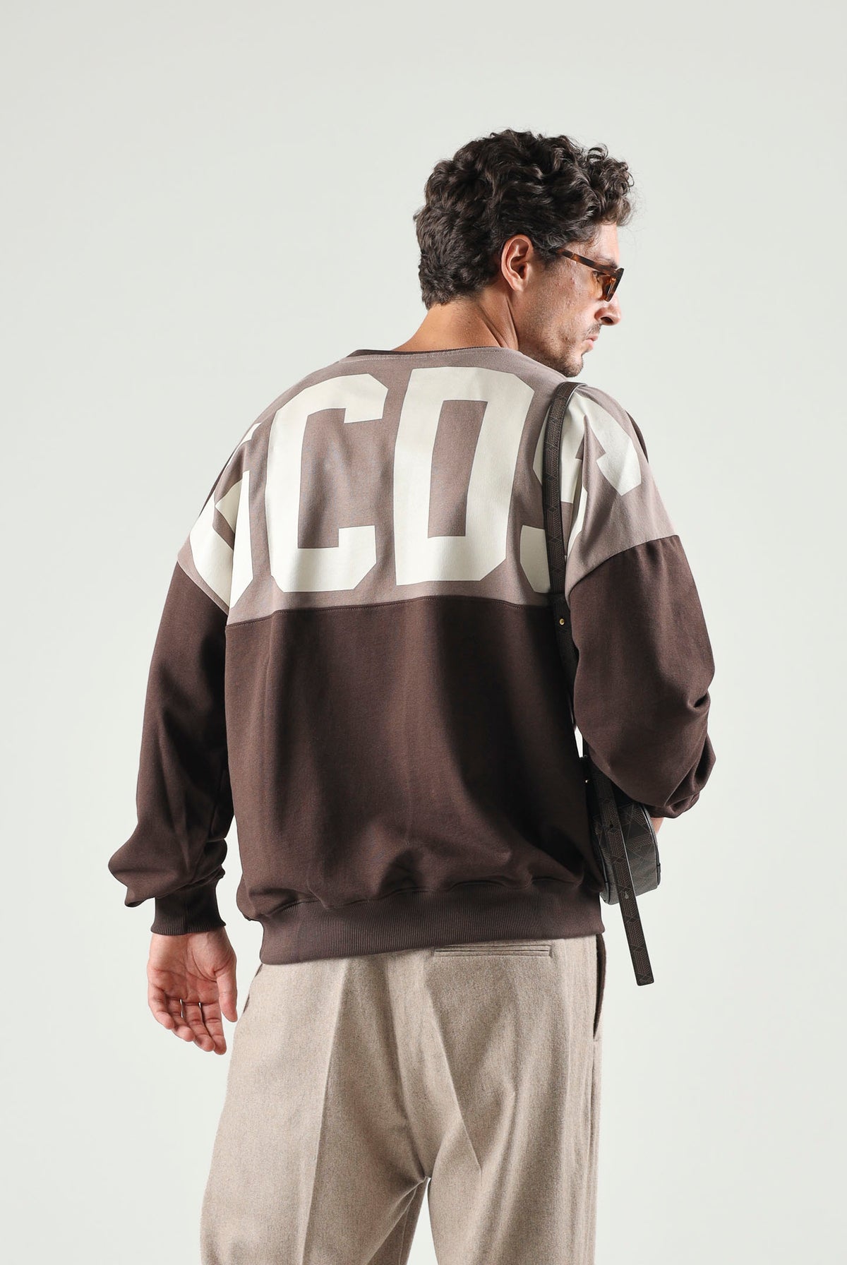 GCDS Felpa girocollo MINI LOGO SWEATSHIRT taupe-marrone per uomo e donna Z0MLQE215F245 393T GCDS