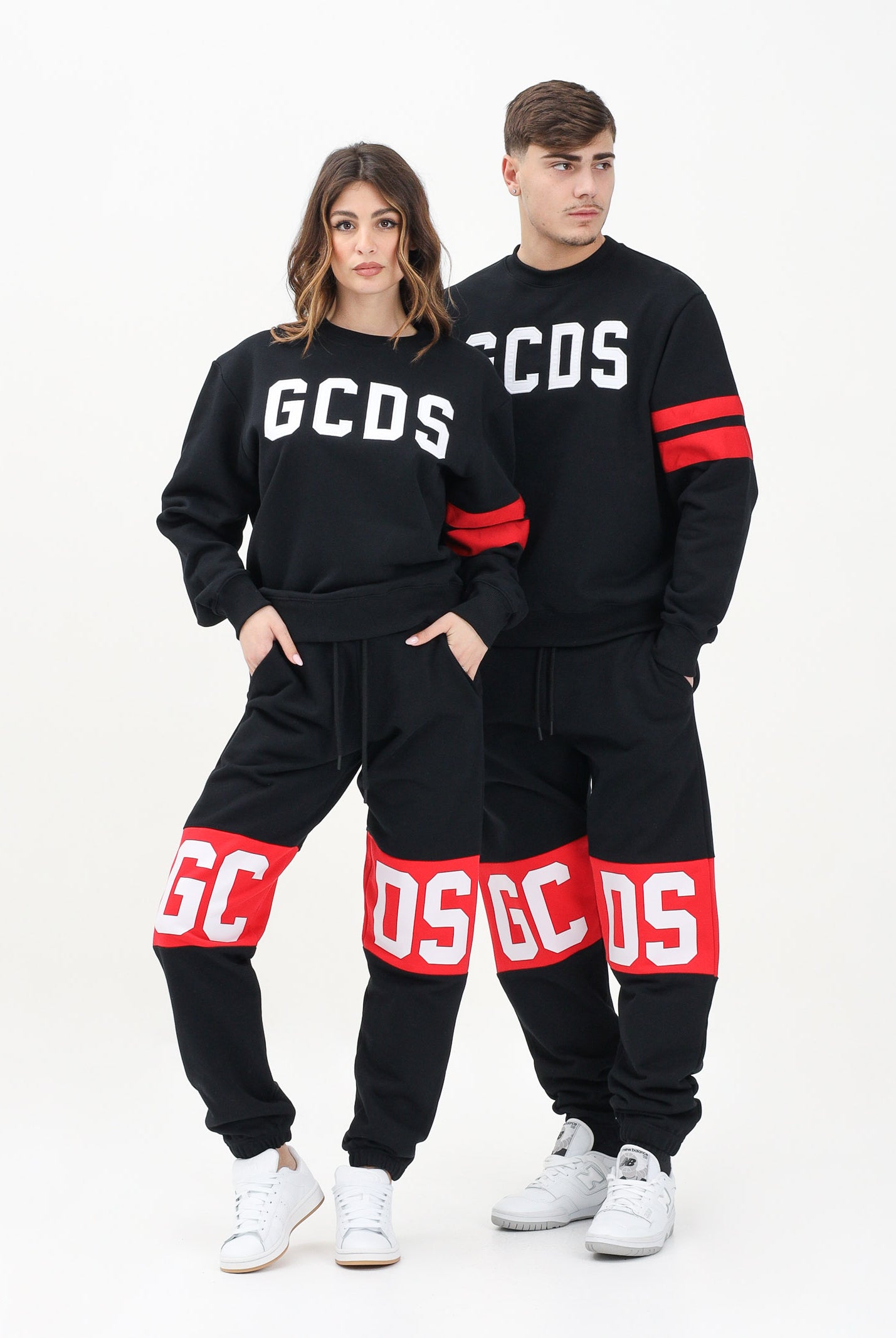 GCDS Pantalone sportivo nero per uomo e donna con banda logo Z0MLQI209F004 999R GCDS