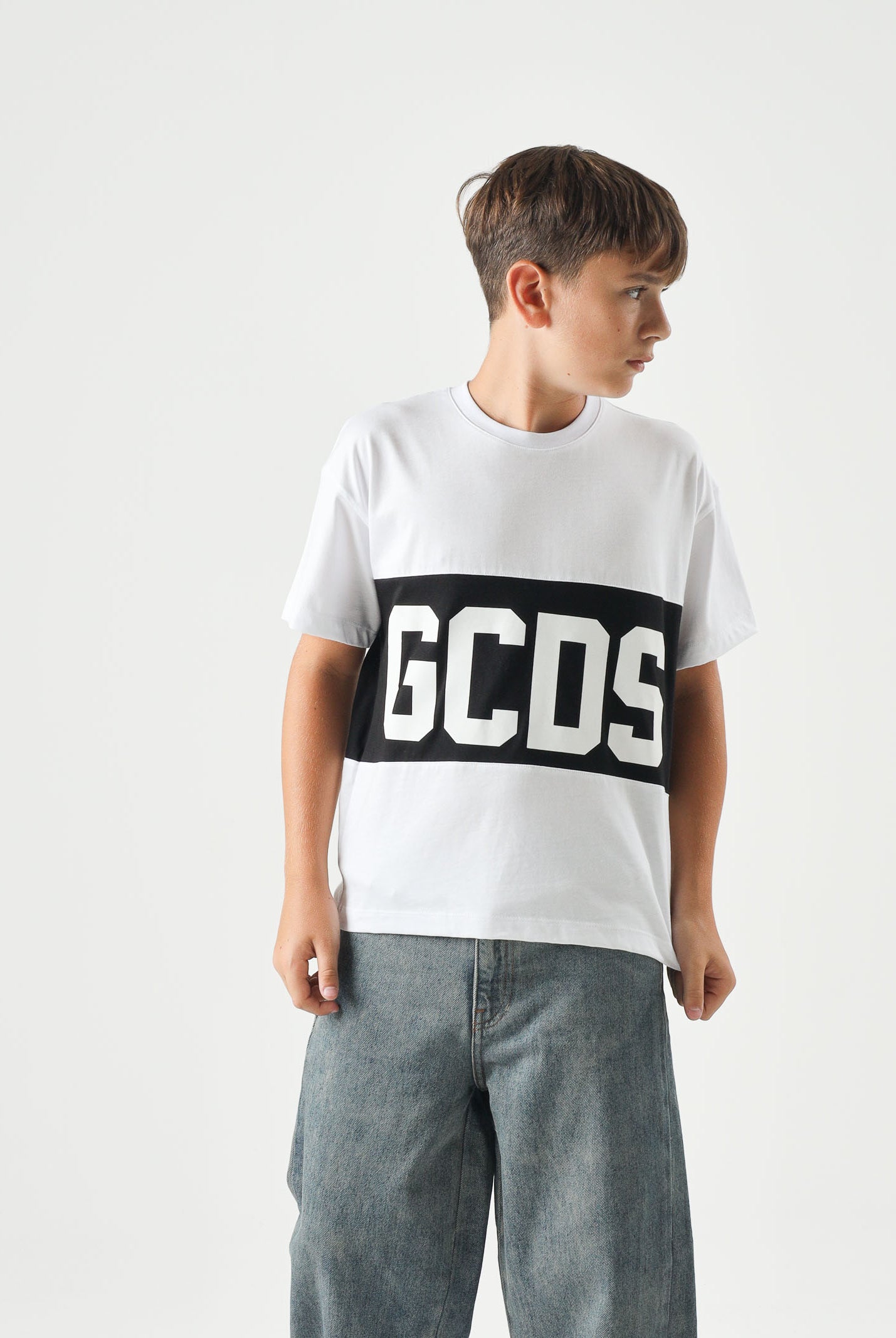 GCDS T-shirt manica corta bianca e nera, per donna, ragazzi e bambini con stampa logo centrale Z0UJQC585J105 157B GCDS