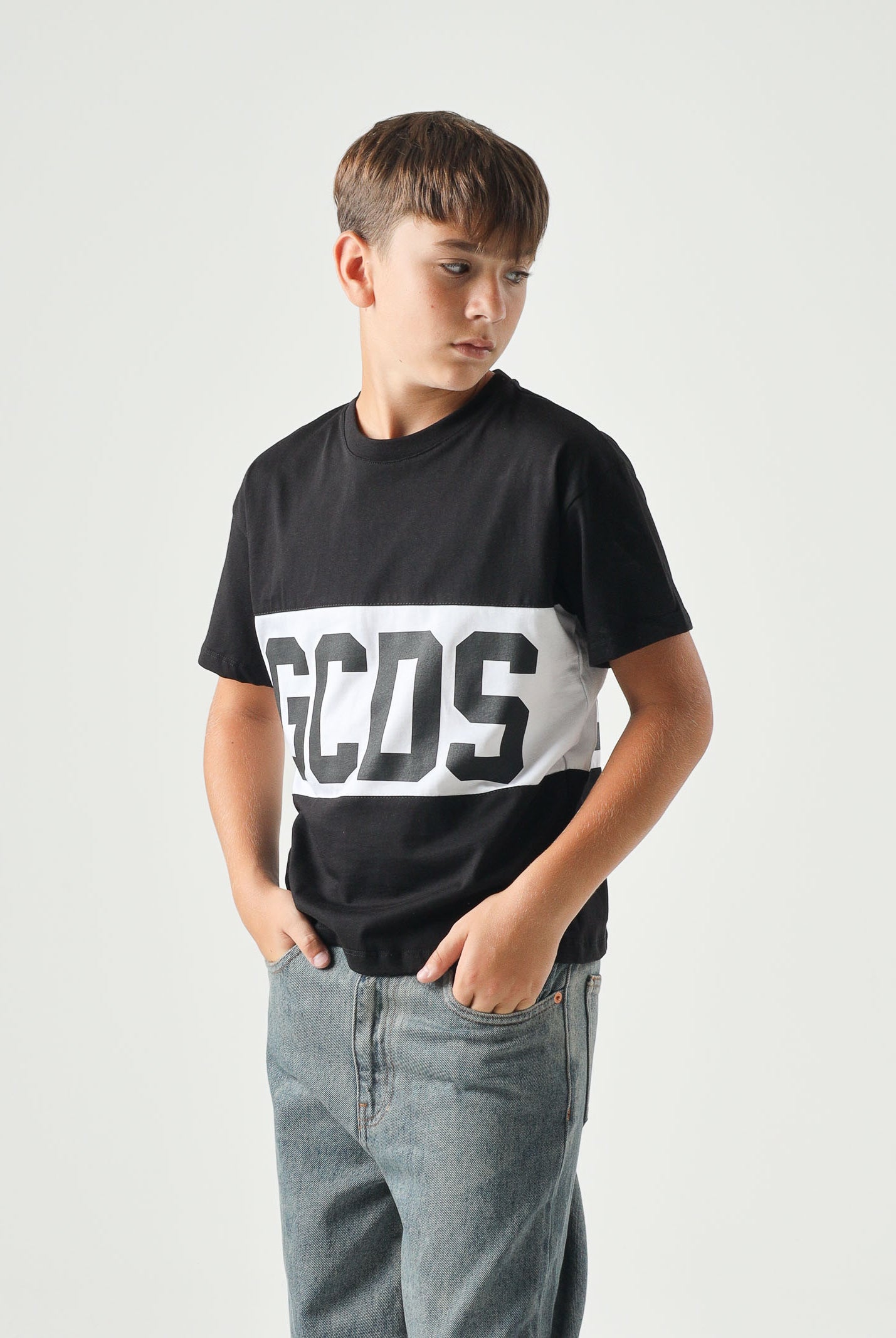 GCDS T-shirt a manica corta nera e bianca per donna, ragazzi e bambini con stampa logo Z0UJQC585J105 999A GCDS