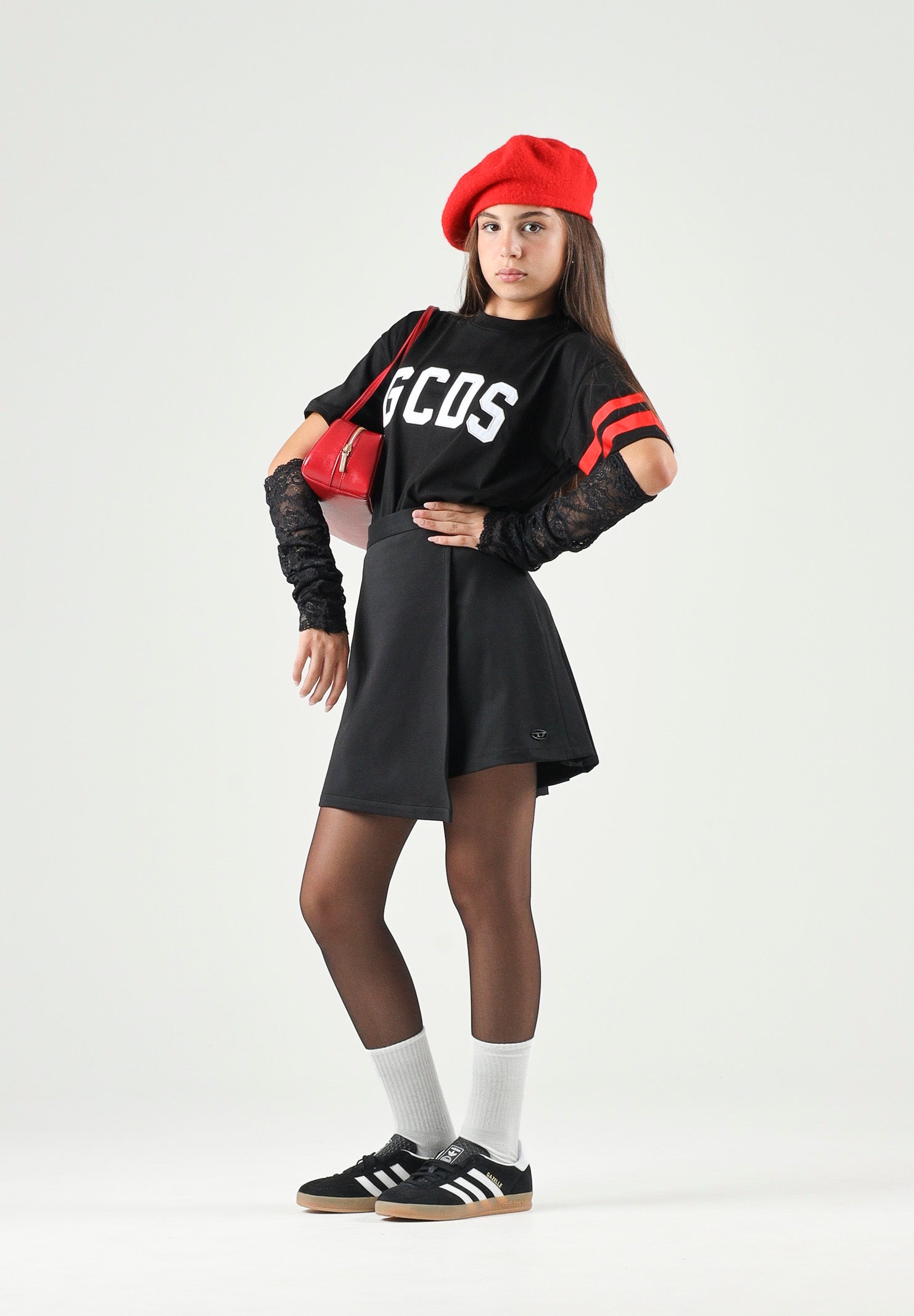 GCDS T-shirt manica corta LOGO Black-Red per donna, ragazzi e bambini Z0UJQC592J105 999R GCDS