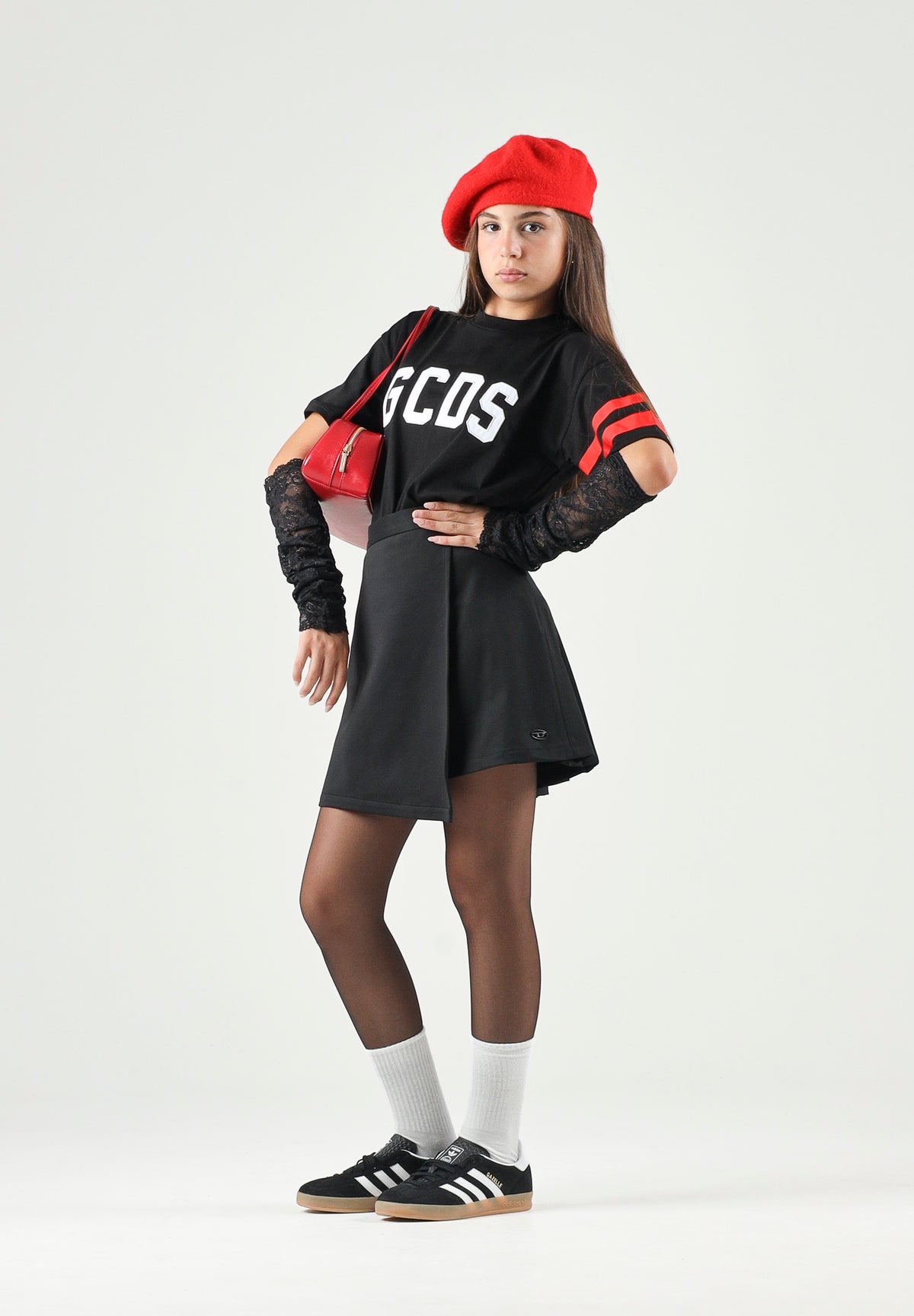 GCDS T-shirt manica corta LOGO Black-Red per donna, ragazzi e bambini Z0UJQC592J105 999R GCDS