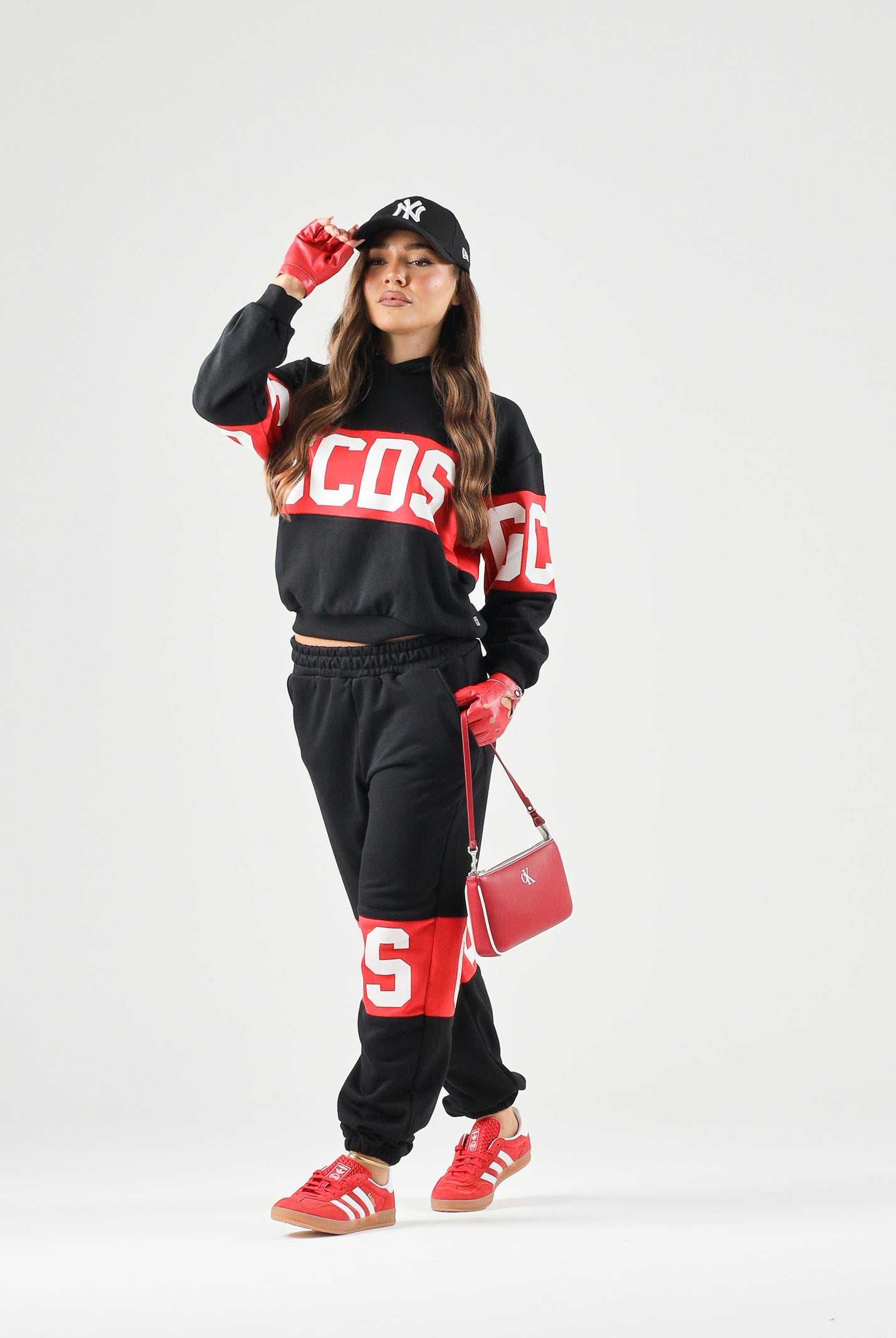 GCDS Felpa con cappuccio nera/rossa per donna, ragazzi e bambini con logo iconico Z0UJQE583F004 999R GCDS