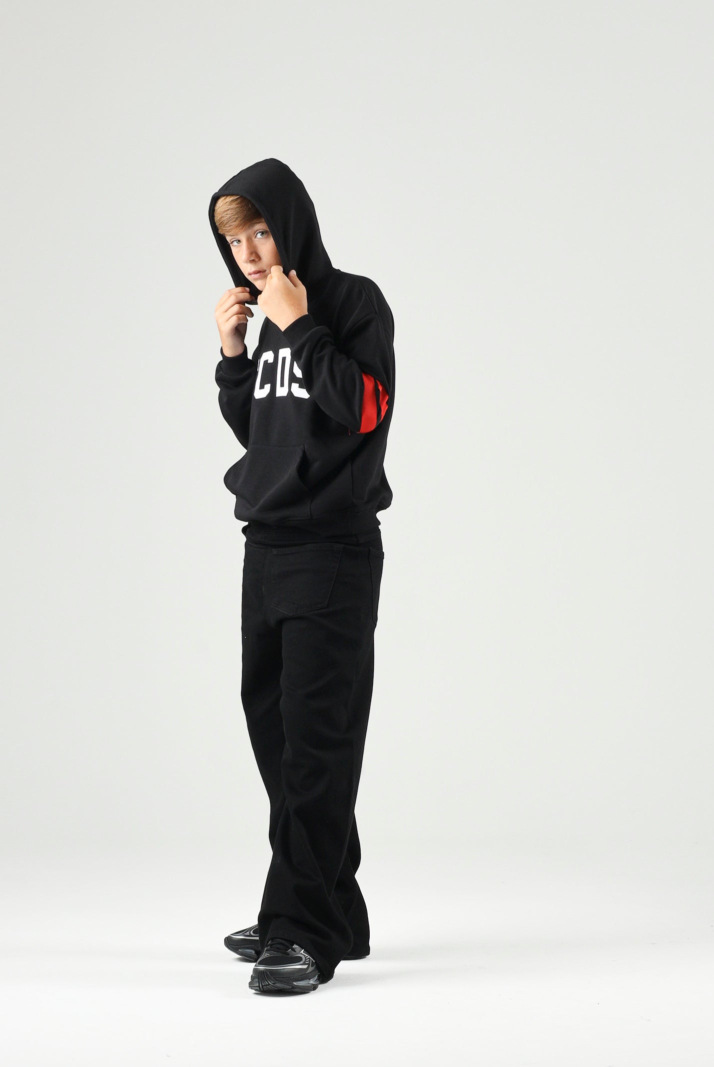 GCDS Felpa con cappuccio nera per donna, ragazzi e bambini con logo centrale Z0UJQE590F004 999R GCDS