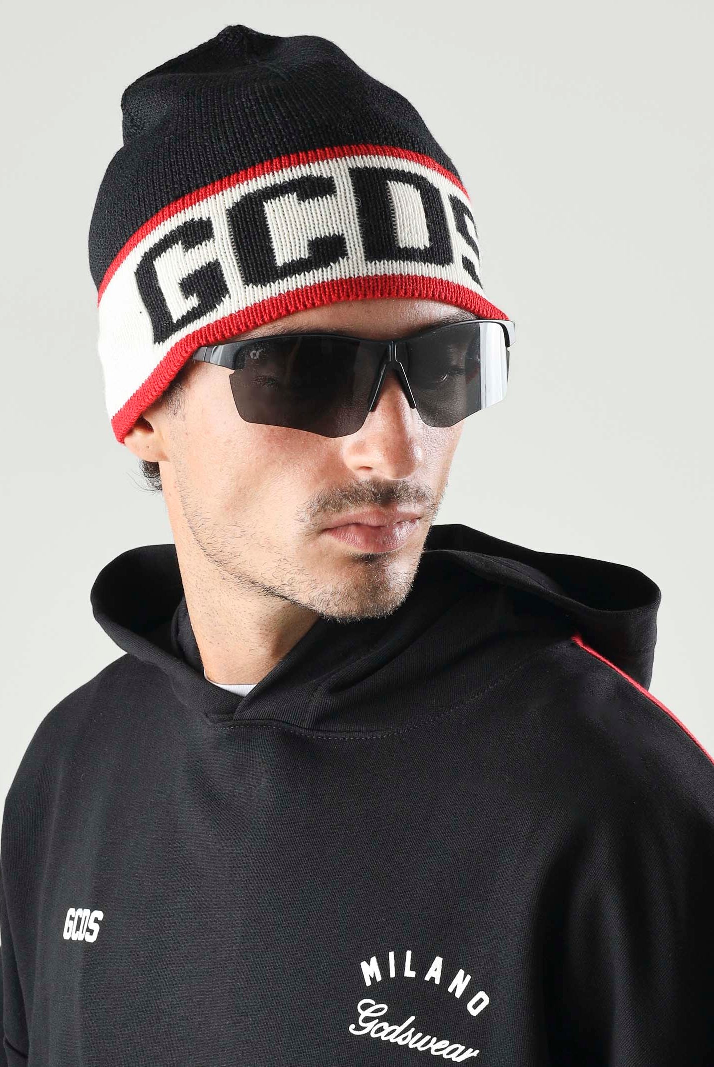 GCDS Berretto in lana BAND BEANIE nero da uomo con logo intarsiato Z0ULQN117K155 999U GCDS
