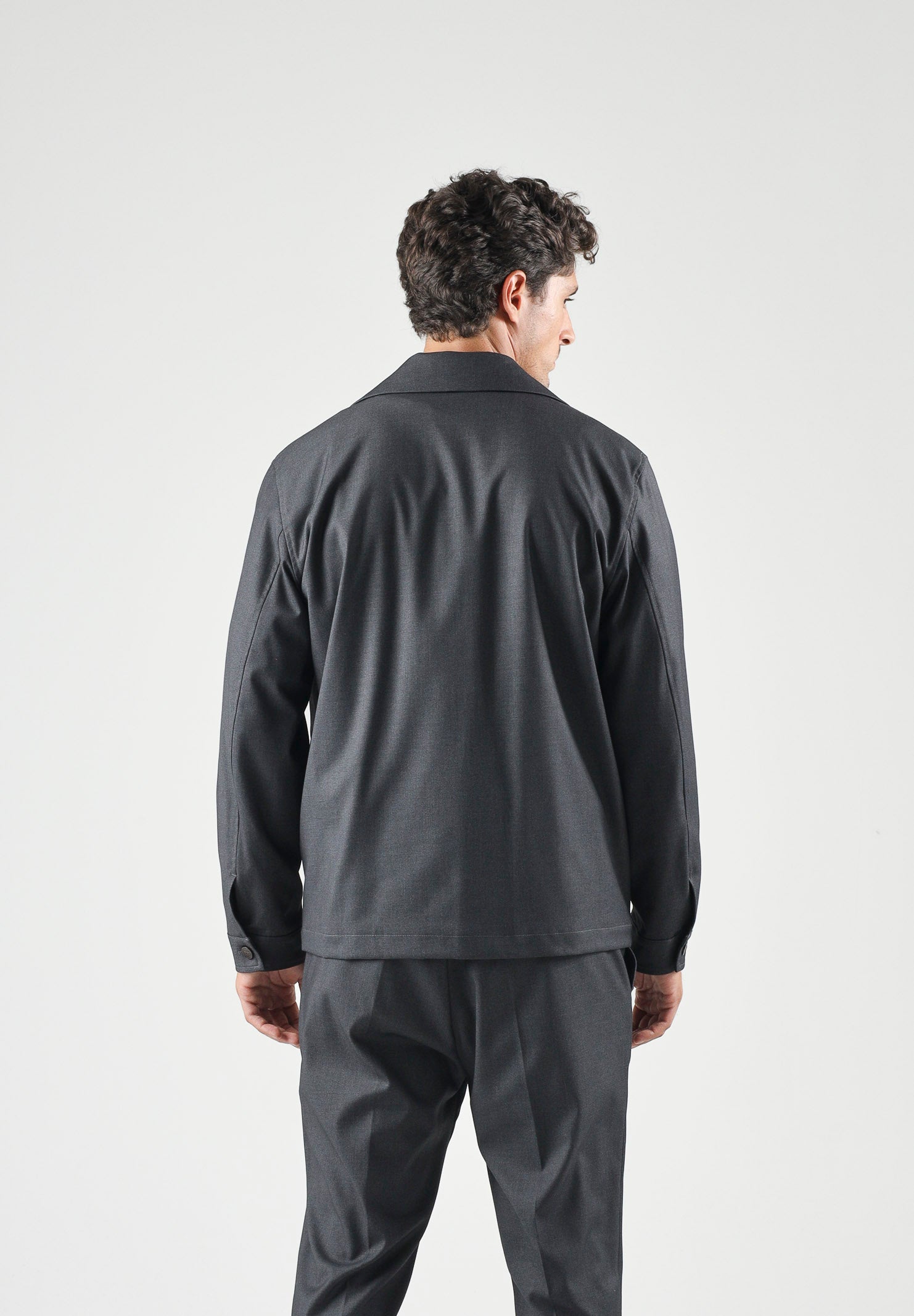 I'M BRIAN Camicia grigia da uomo con tasca frontale con cerniera. CA3825 008 I'M BRIAN