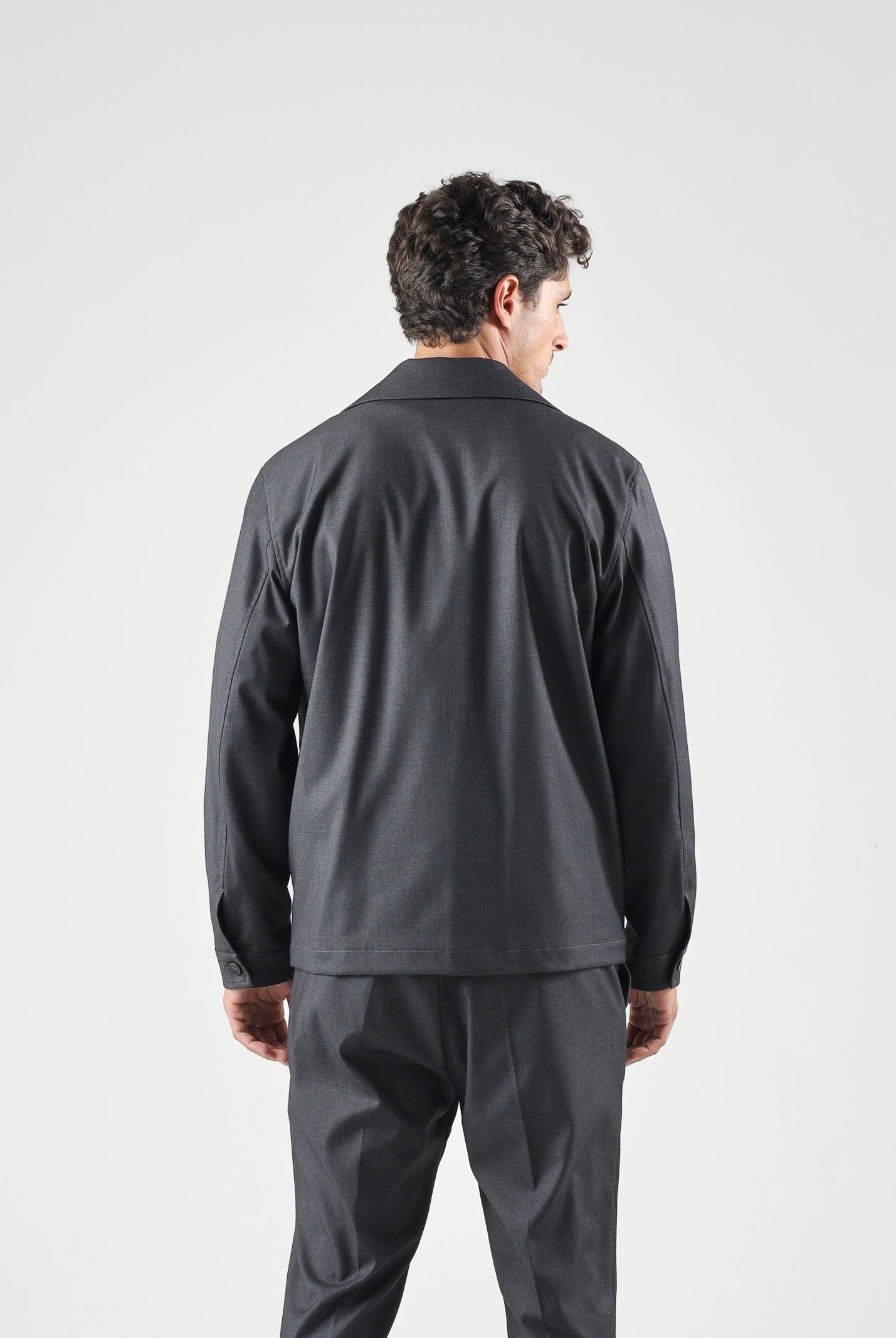 I'M BRIAN Camicia grigia da uomo con tasca frontale con cerniera. CA3825 008 I'M BRIAN
