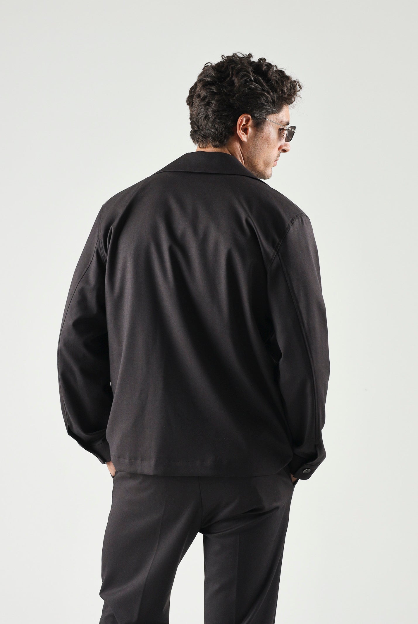 I'M BRIAN Camicia moro-marrone da uomo con tasca frontale con cerniera. CA3825 020 I'M BRIAN