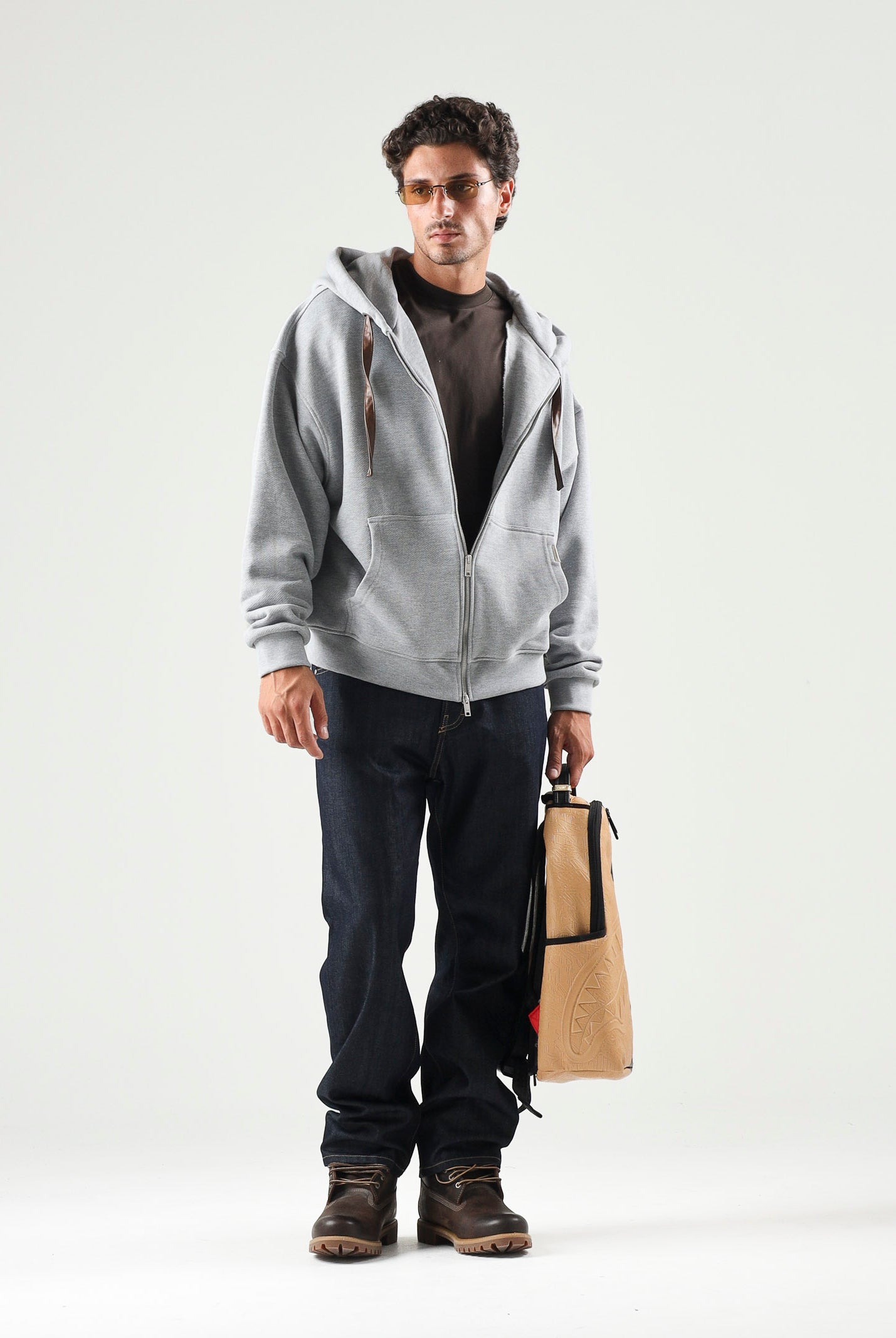 F3918 008 I'M BRIAN