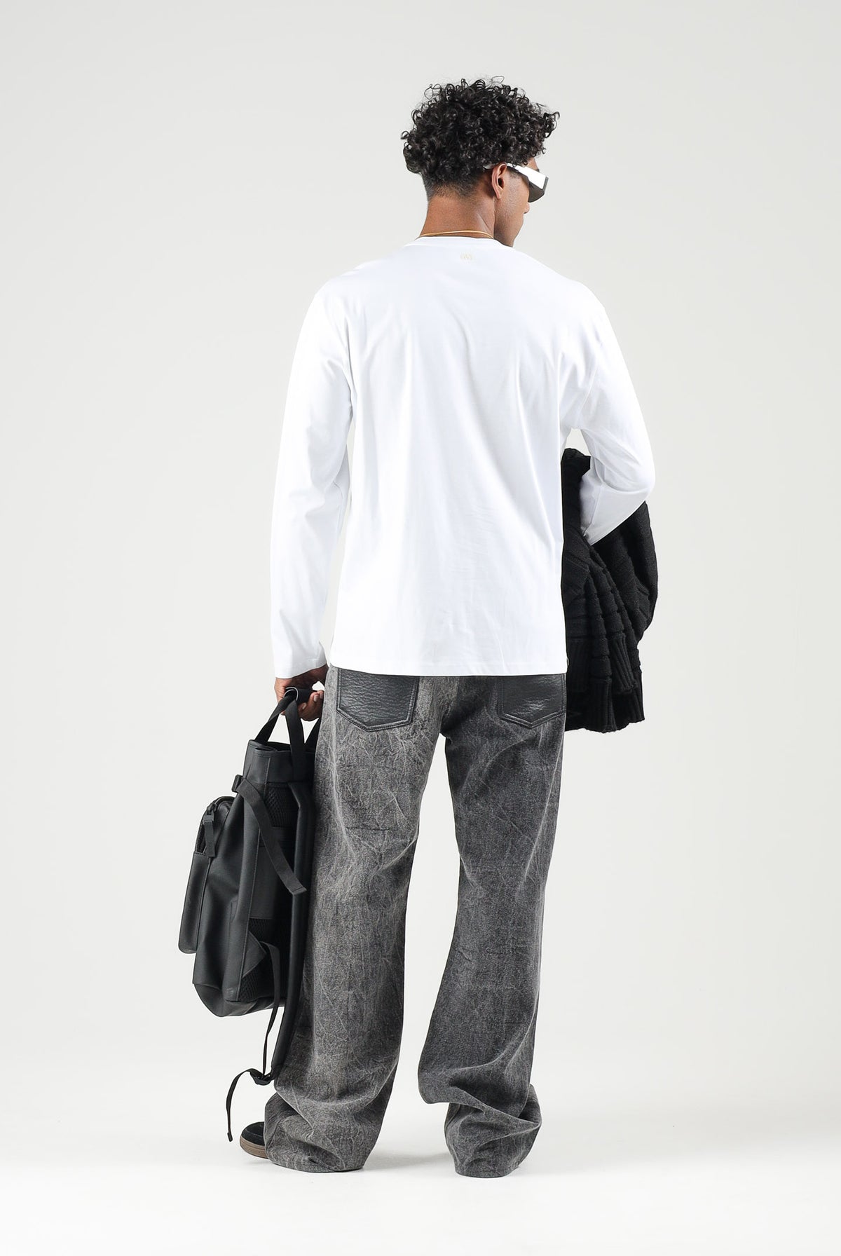 I'M BRIAN Jeans nero per uomo e donna con lavaggio scuro slavato, taglio flared a zampa e dettagli sartoriali FLARE1926 LAV1926 I'M BRIAN