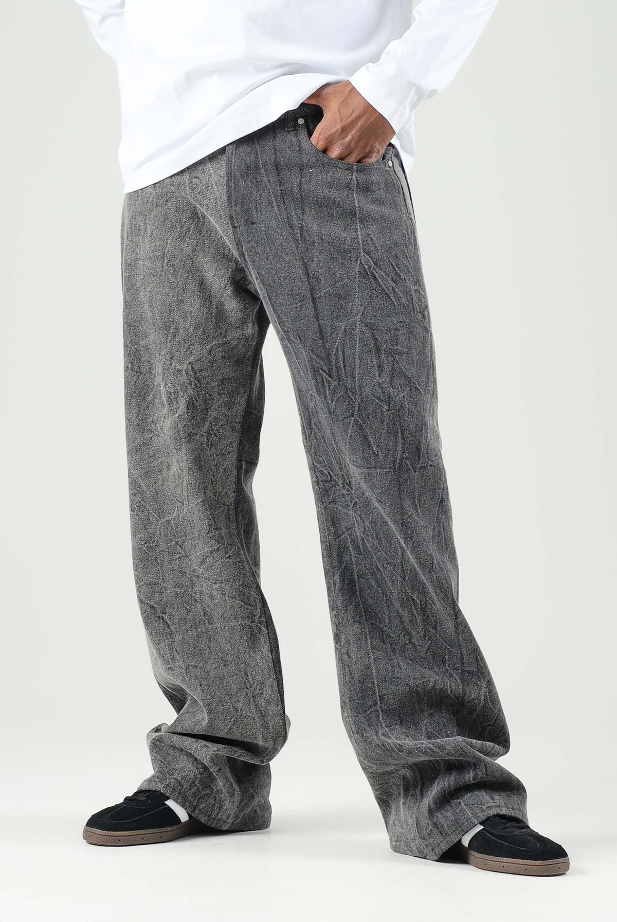 I'M BRIAN Jeans nero per uomo e donna con lavaggio scuro slavato, taglio flared a zampa e dettagli sartoriali FLARE1926 LAV1926 I'M BRIAN