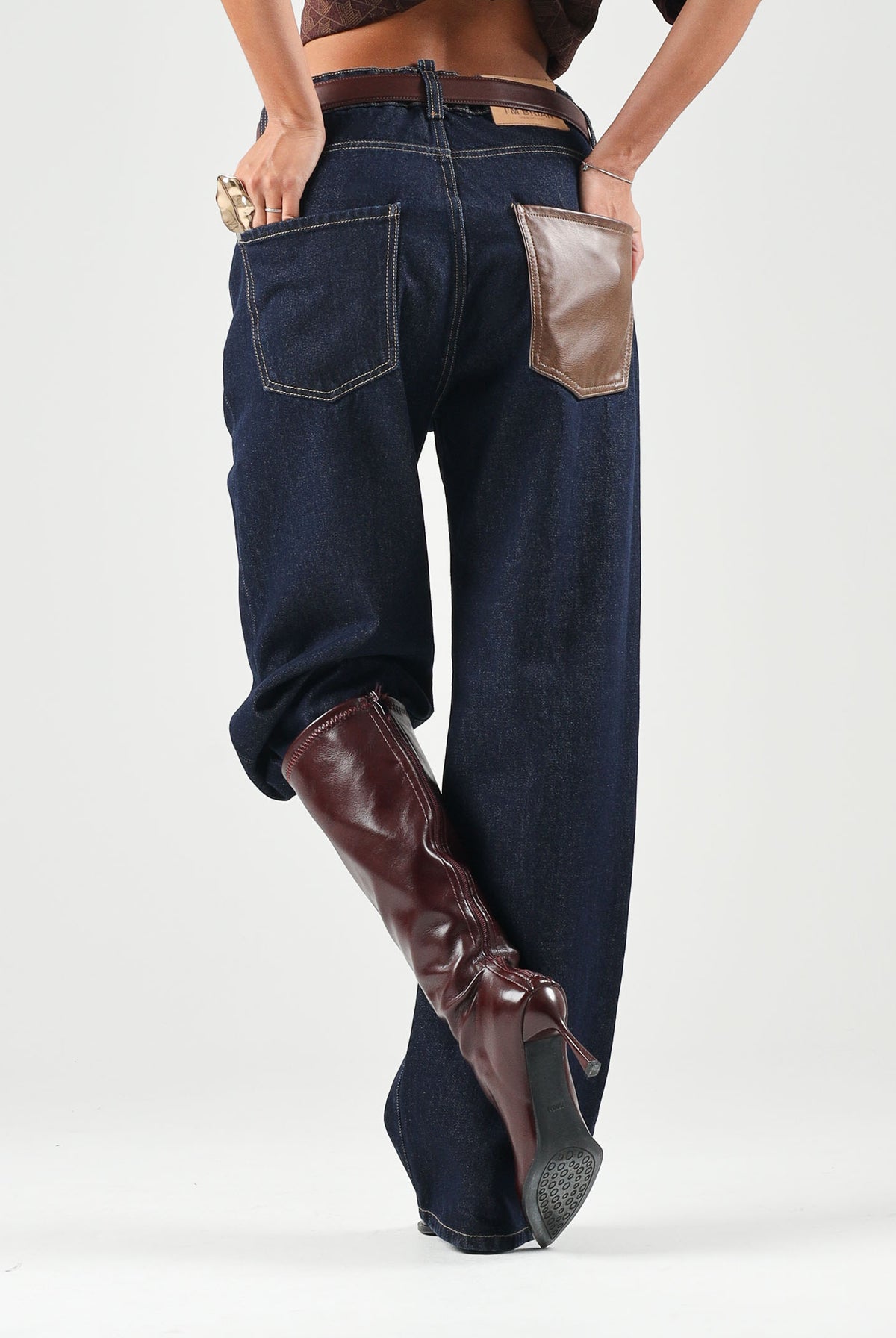 I'M BRIAN Jeans nero per uomo e donna con lavaggio scuro uniforme, taglio ampio e comodo JASONL2326 LAV2326 I'M BRIAN